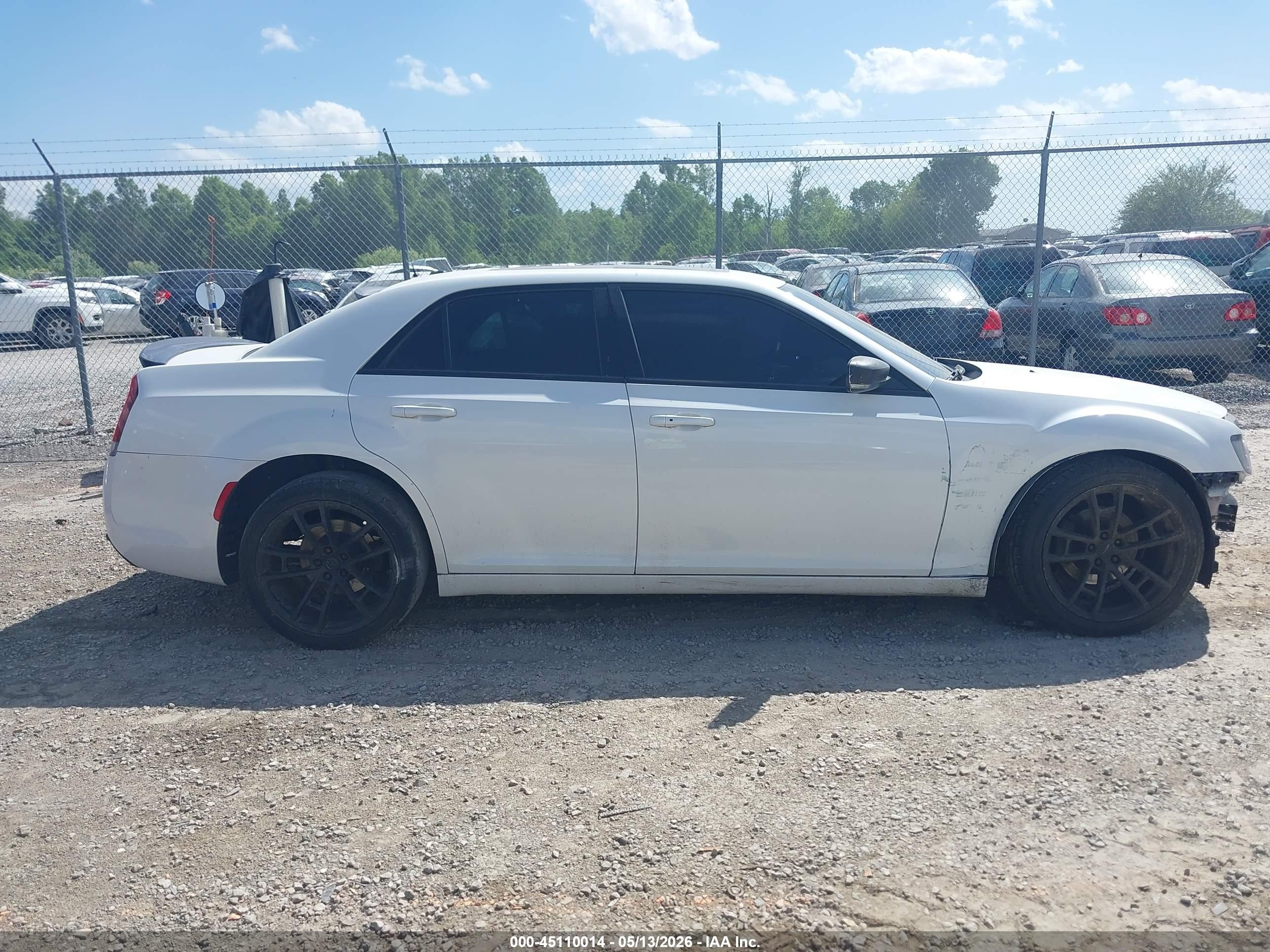 2015 Chrysler 300 S White vin: 2C3CCABG0FH792597