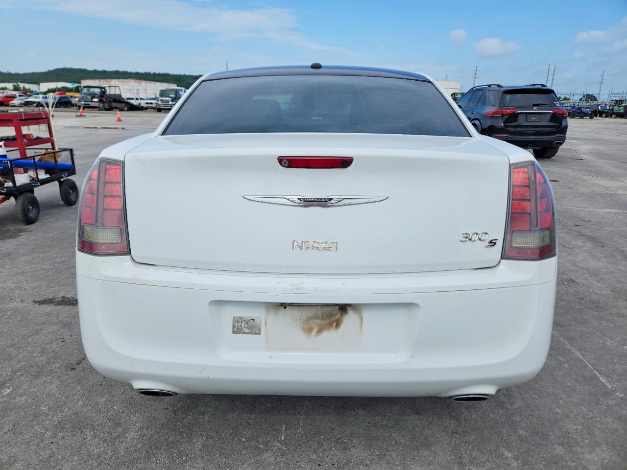2014 Chrysler 300 S White vin: 2C3CCABG1EH272729