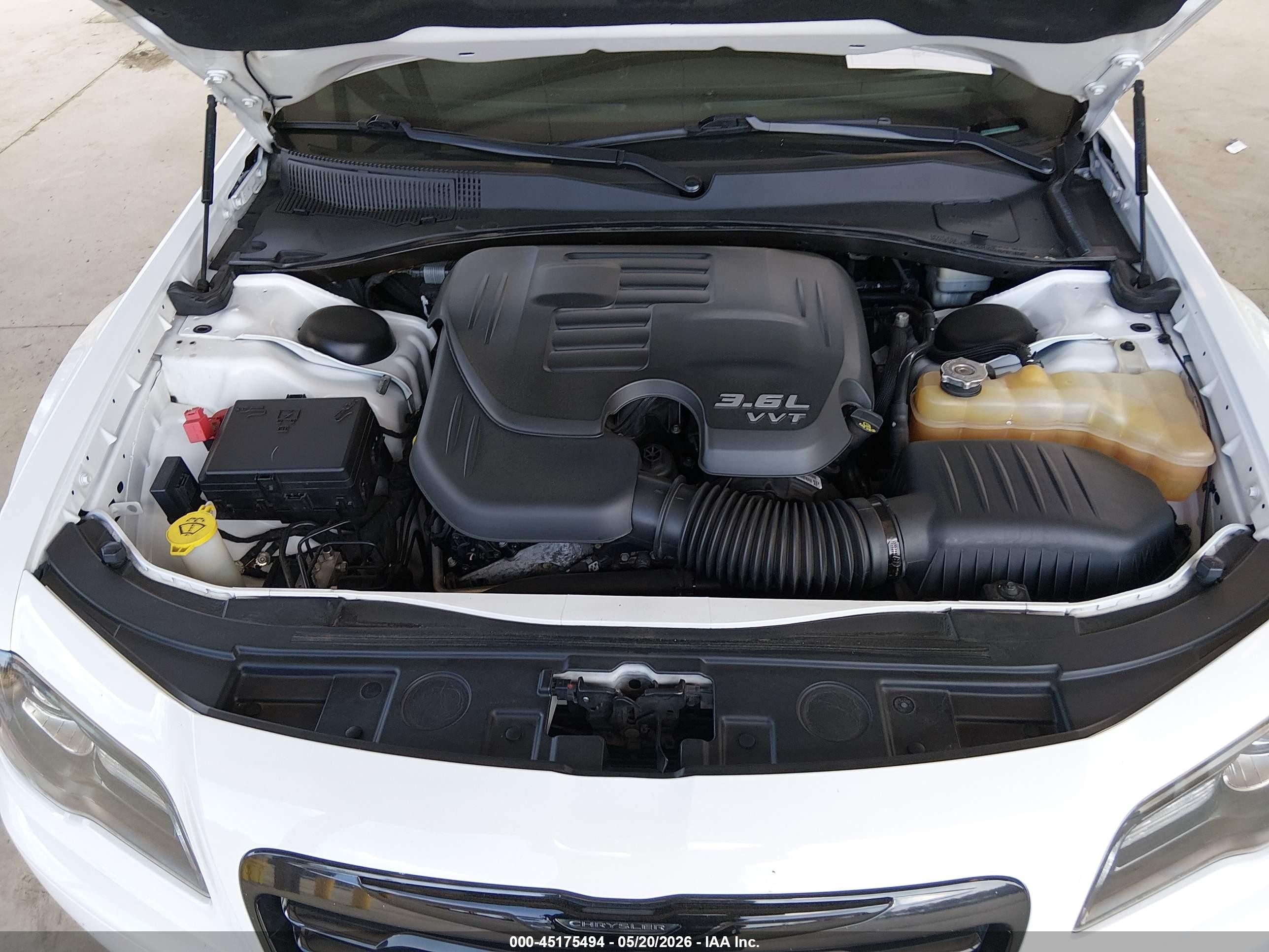 2014 Chrysler 300 300s White vin: 2C3CCABG2EH380793