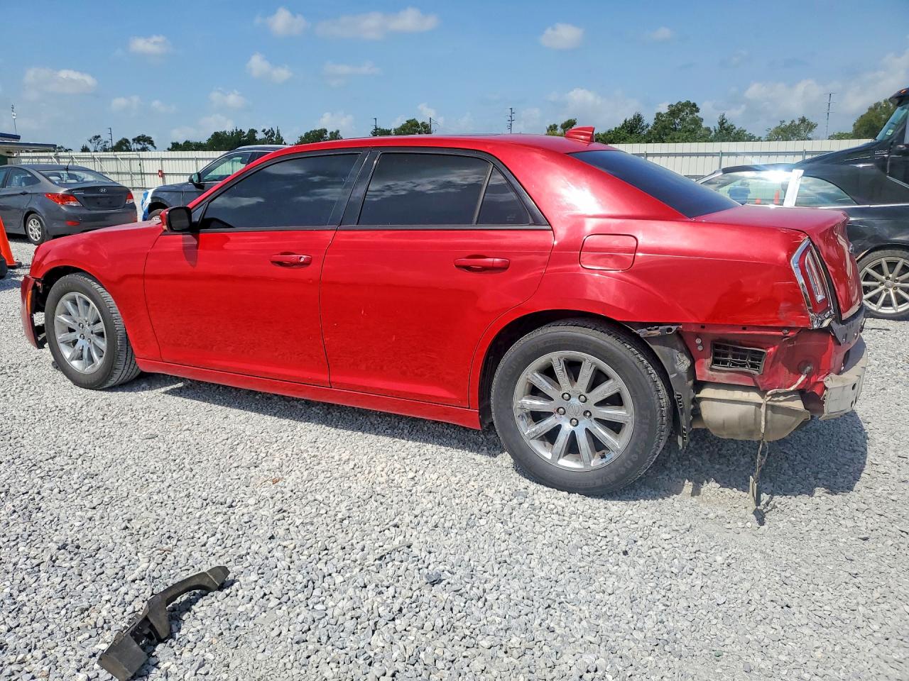2015 Chrysler 300 S Red vin: 2C3CCABG2FH760539