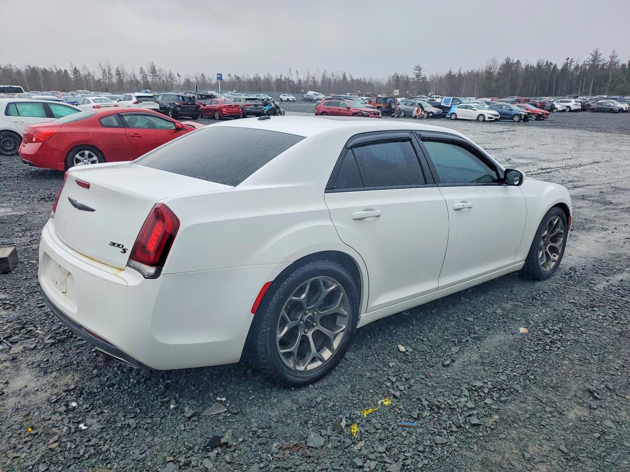 2015 Chrysler 300 S 4dr White vin: 2C3CCABG2FH828368