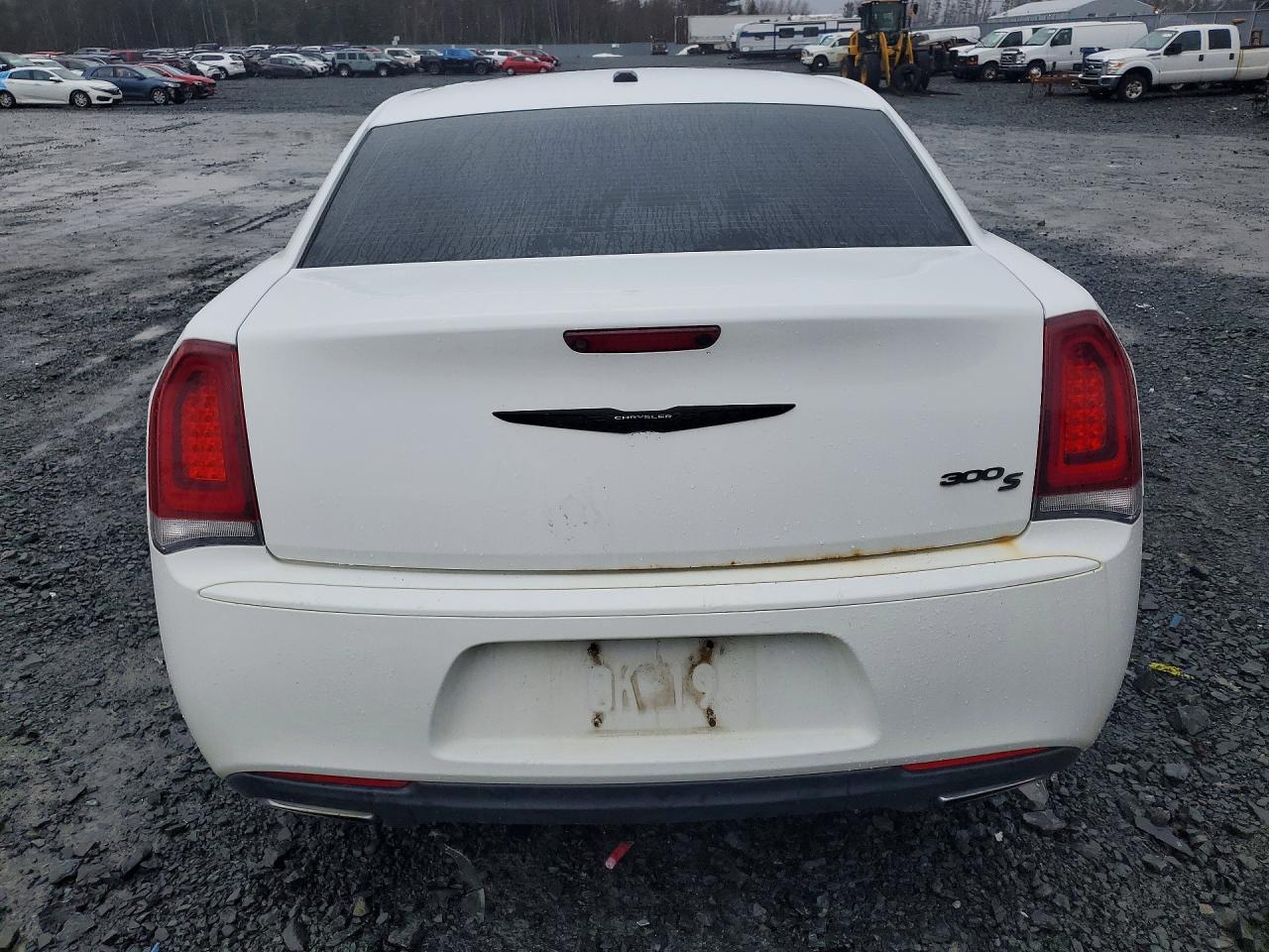 2015 Chrysler 300 S 4dr White vin: 2C3CCABG2FH828368