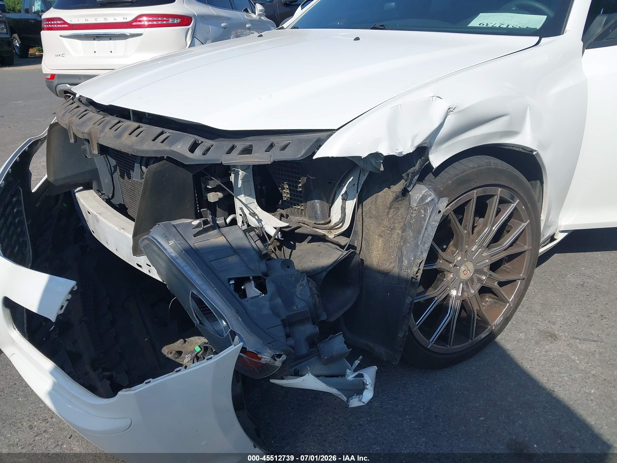 2014 Chrysler 300   White vin: 2C3CCABG3EH230983
