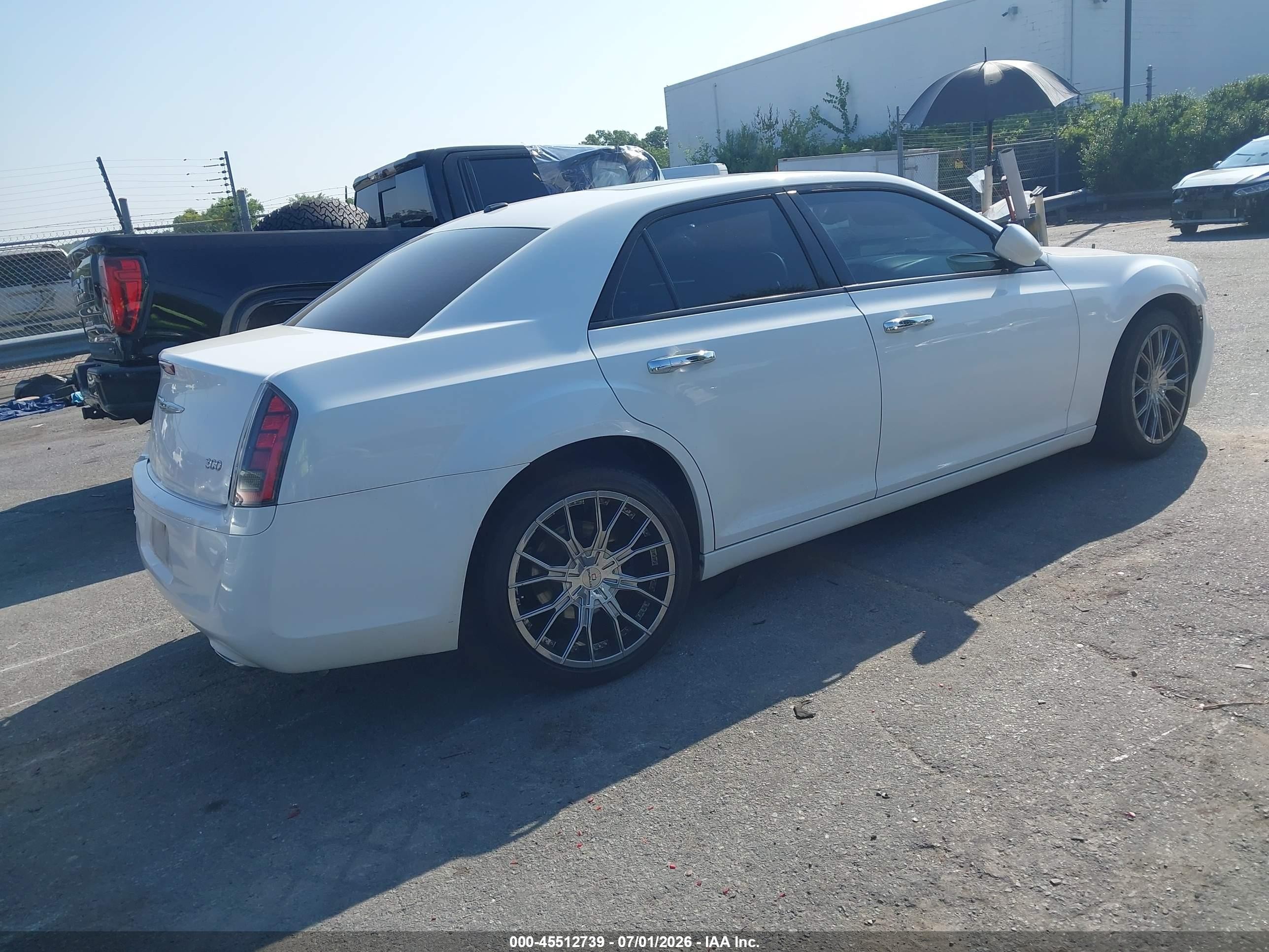 2014 Chrysler 300   White vin: 2C3CCABG3EH230983