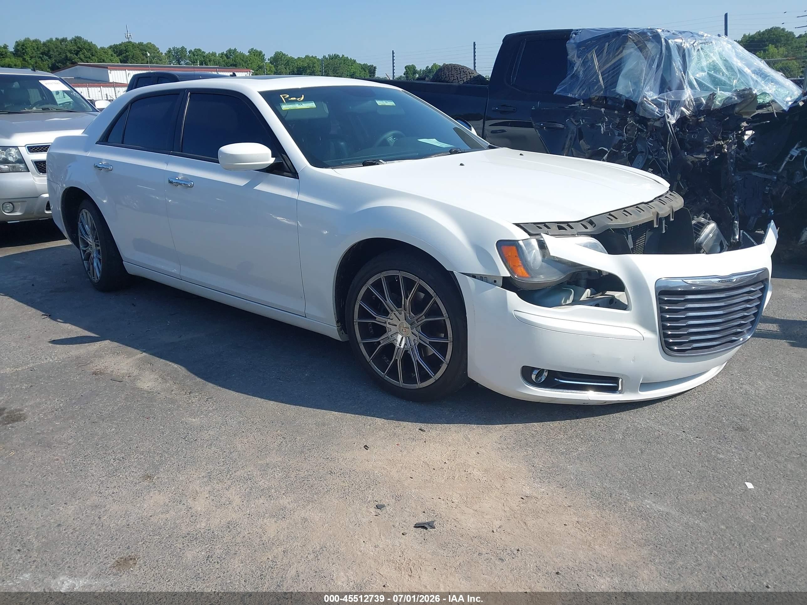 2014 Chrysler 300   White vin: 2C3CCABG3EH230983