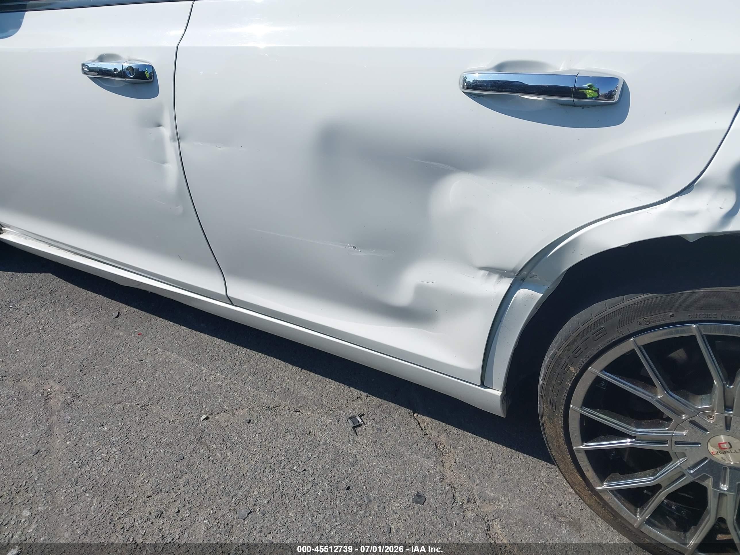 2014 Chrysler 300   White vin: 2C3CCABG3EH230983