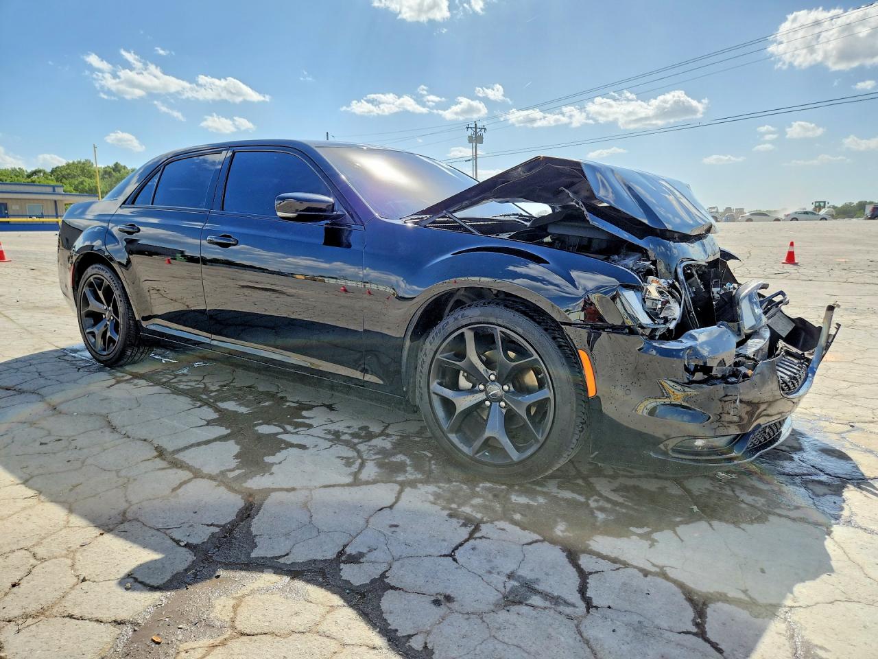 2022 Chrysler 300 S Black vin: 2C3CCABG3NH130897