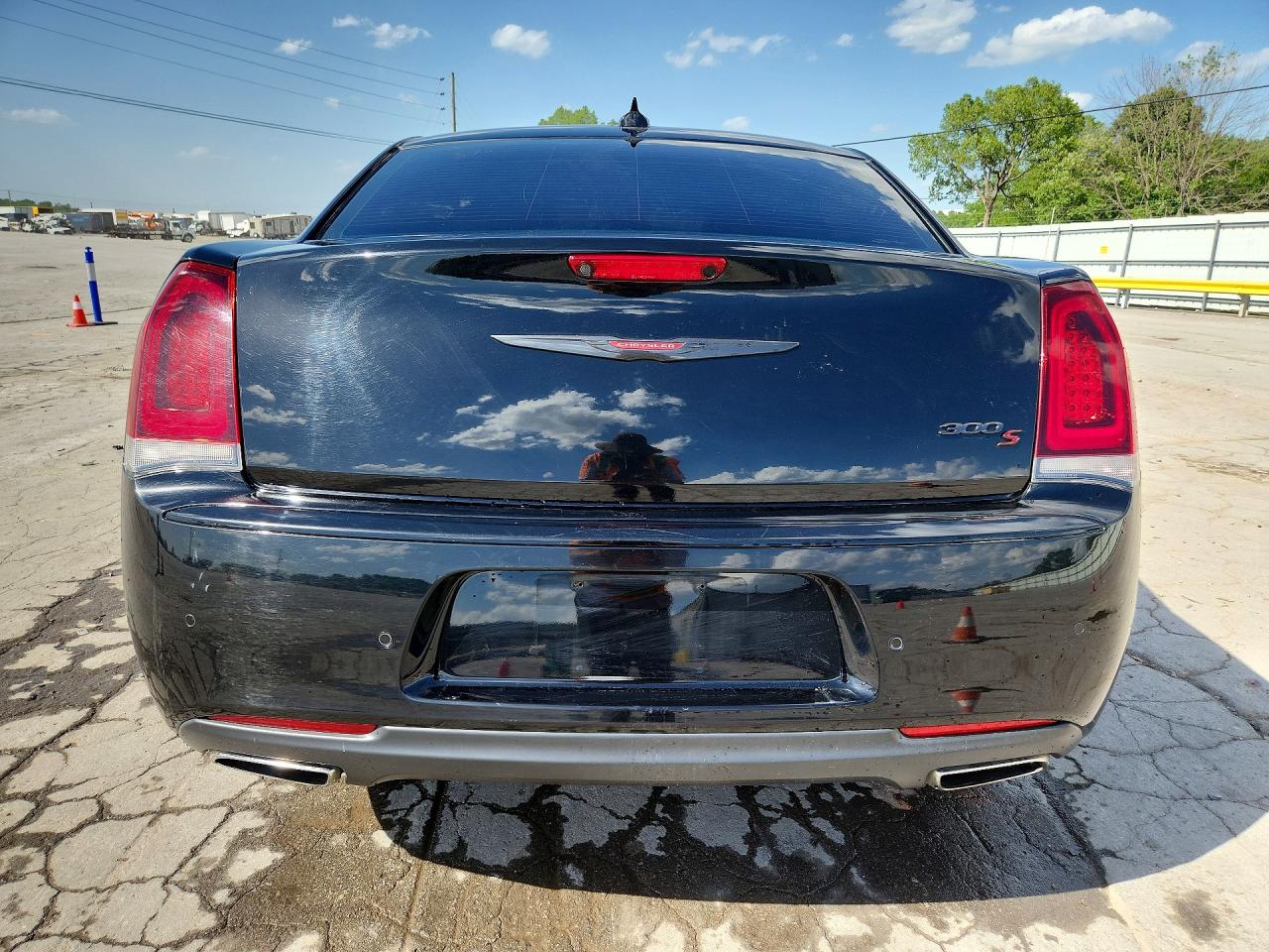 2022 Chrysler 300 S Black vin: 2C3CCABG3NH130897