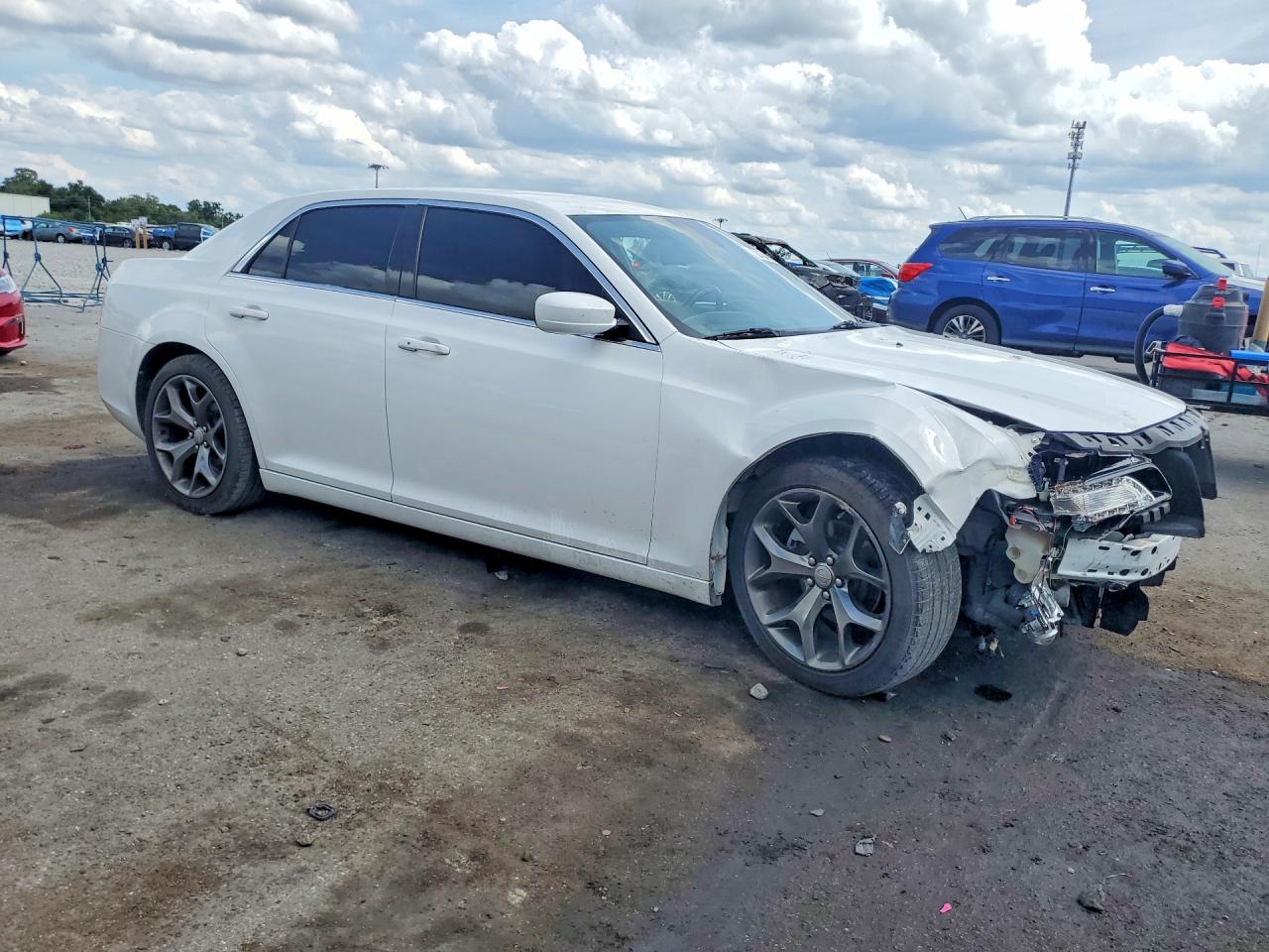 2014 Chrysler 300 S White vin: 2C3CCABG5EH119416