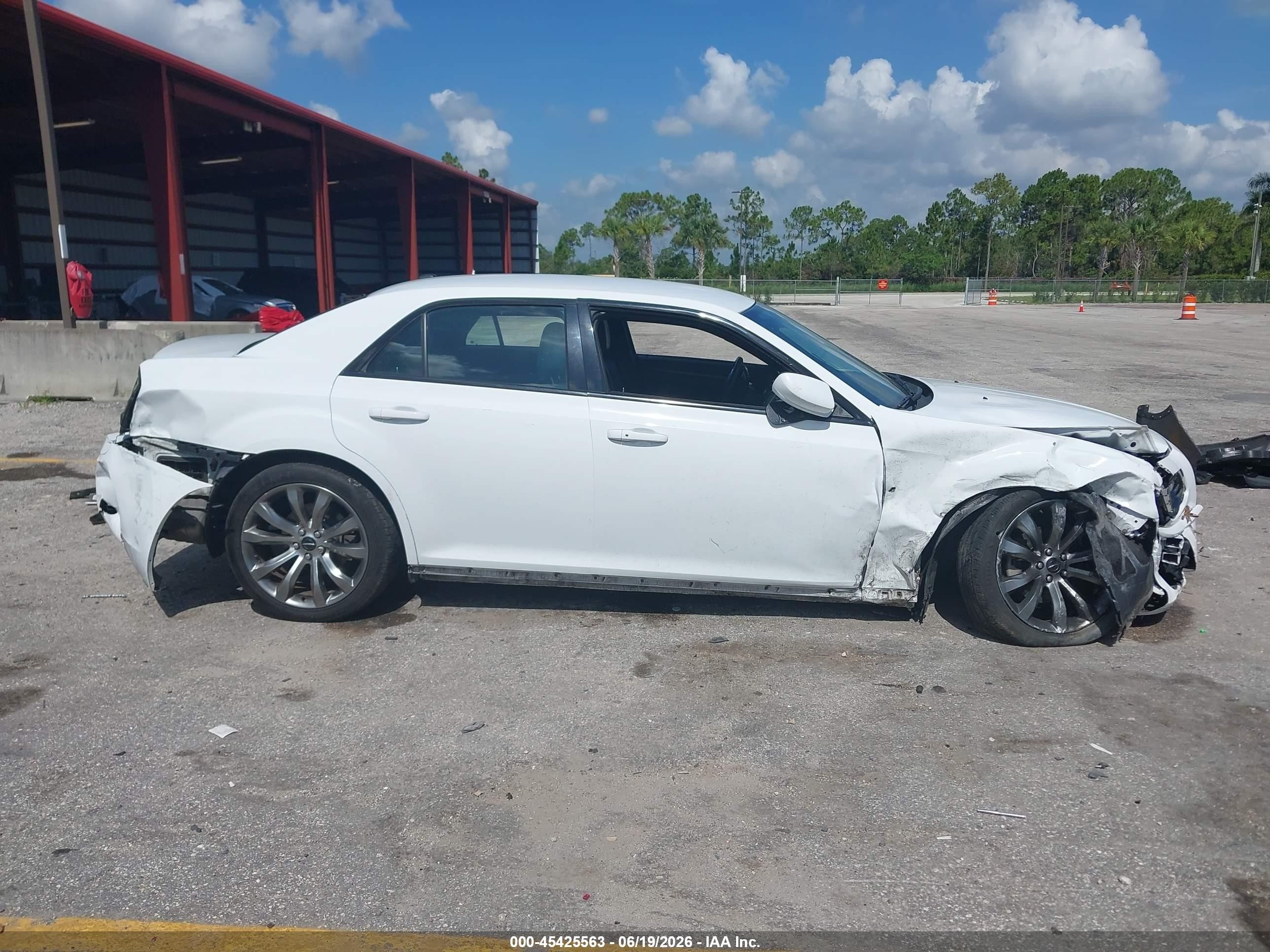 2014 Chrysler 300 300s White vin: 2C3CCABG5EH307109