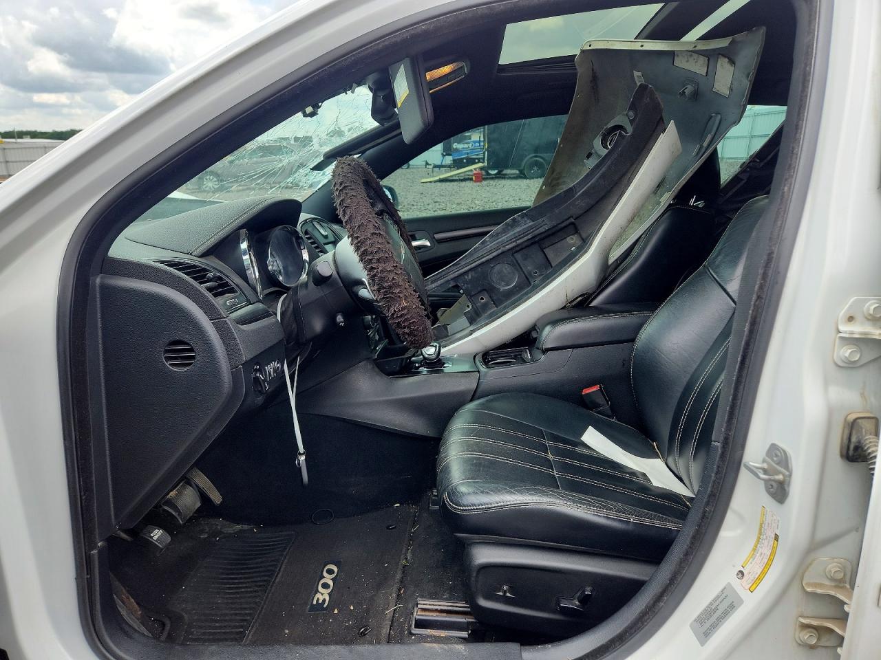 2014 Chrysler 300 S White vin: 2C3CCABG5EH357122