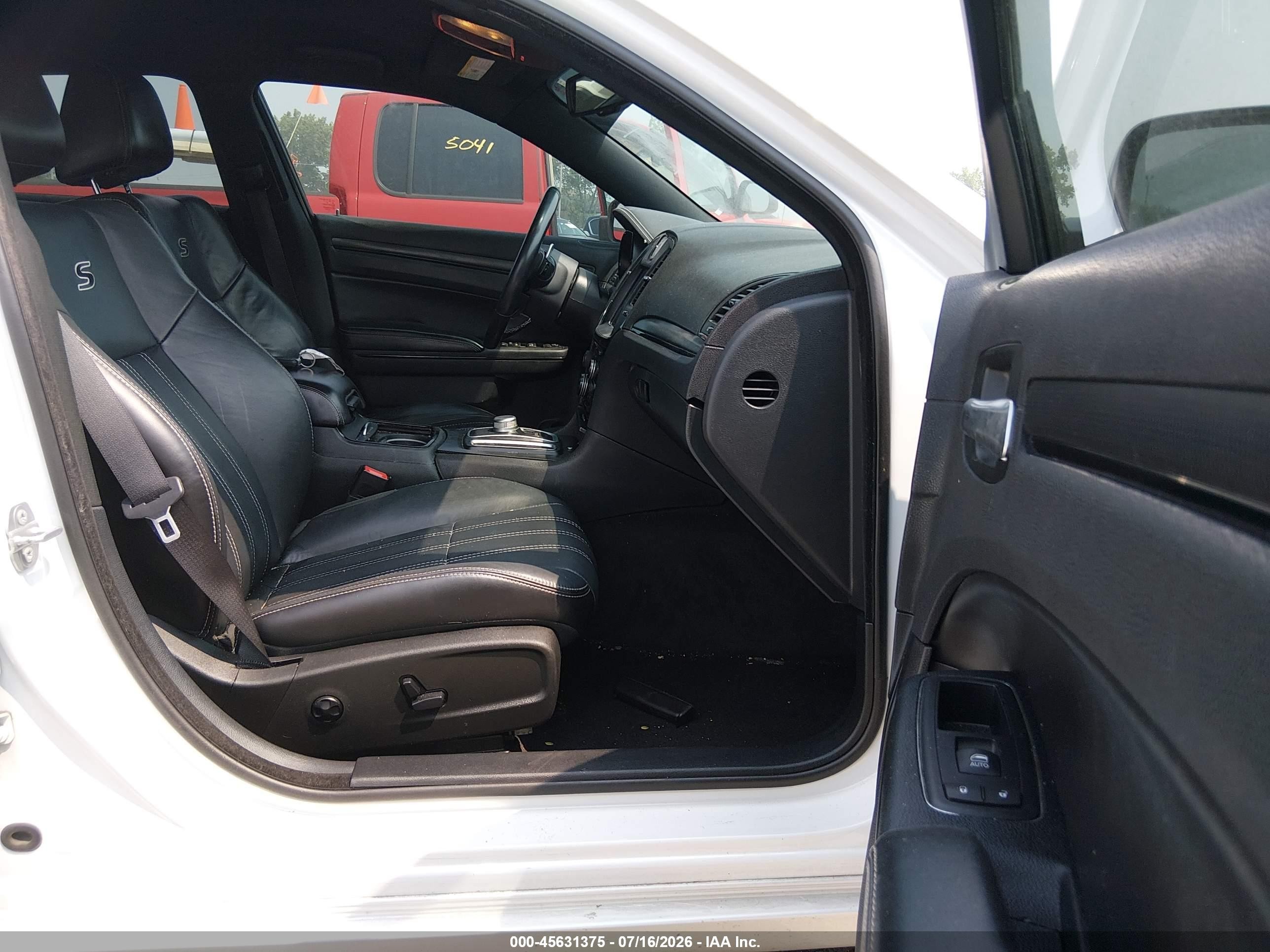 2015 Chrysler 300 S Белый vin: 2C3CCABG5FH829482
