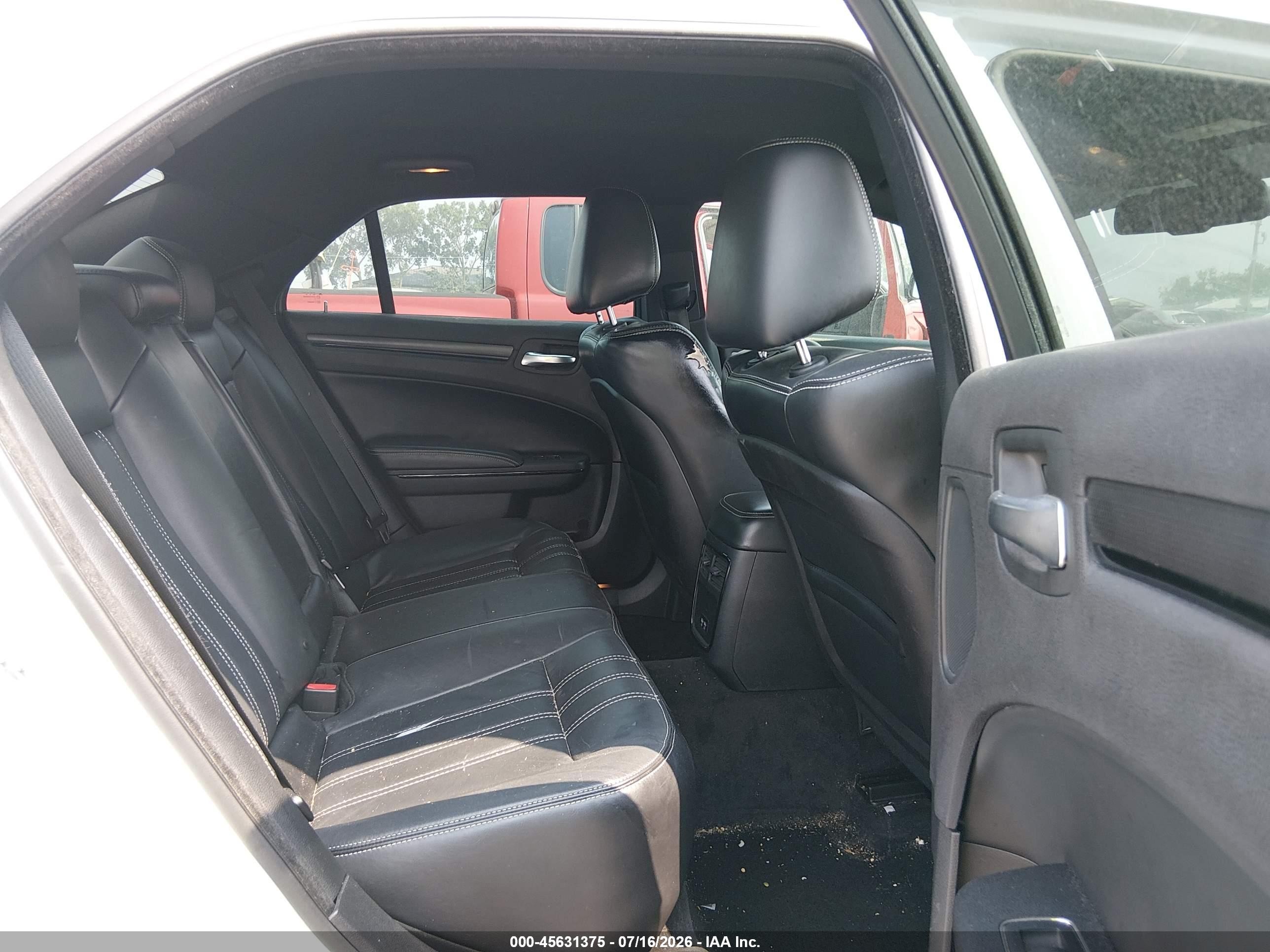 2015 Chrysler 300 S Белый vin: 2C3CCABG5FH829482