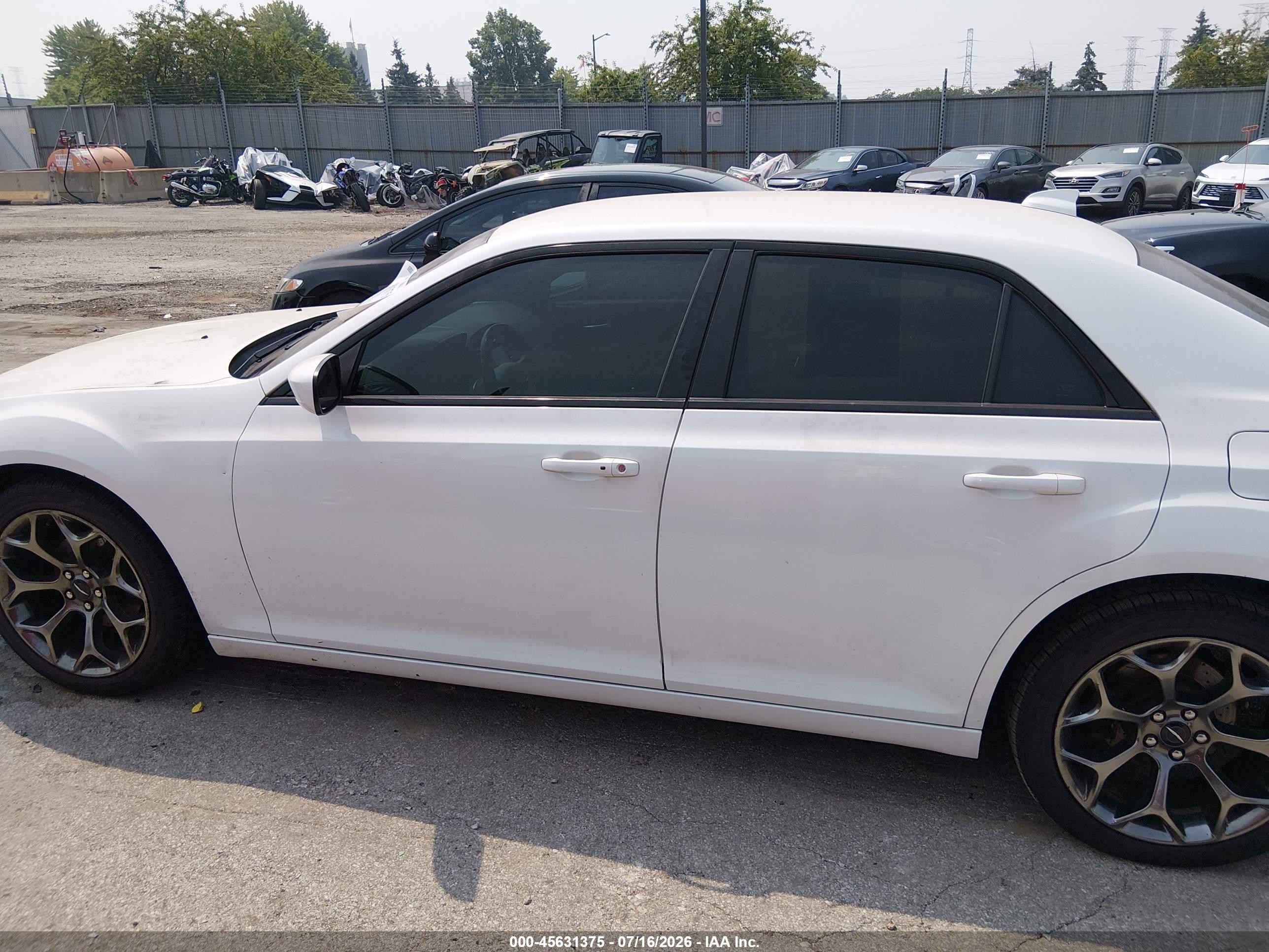 2015 Chrysler 300 S Белый vin: 2C3CCABG5FH829482