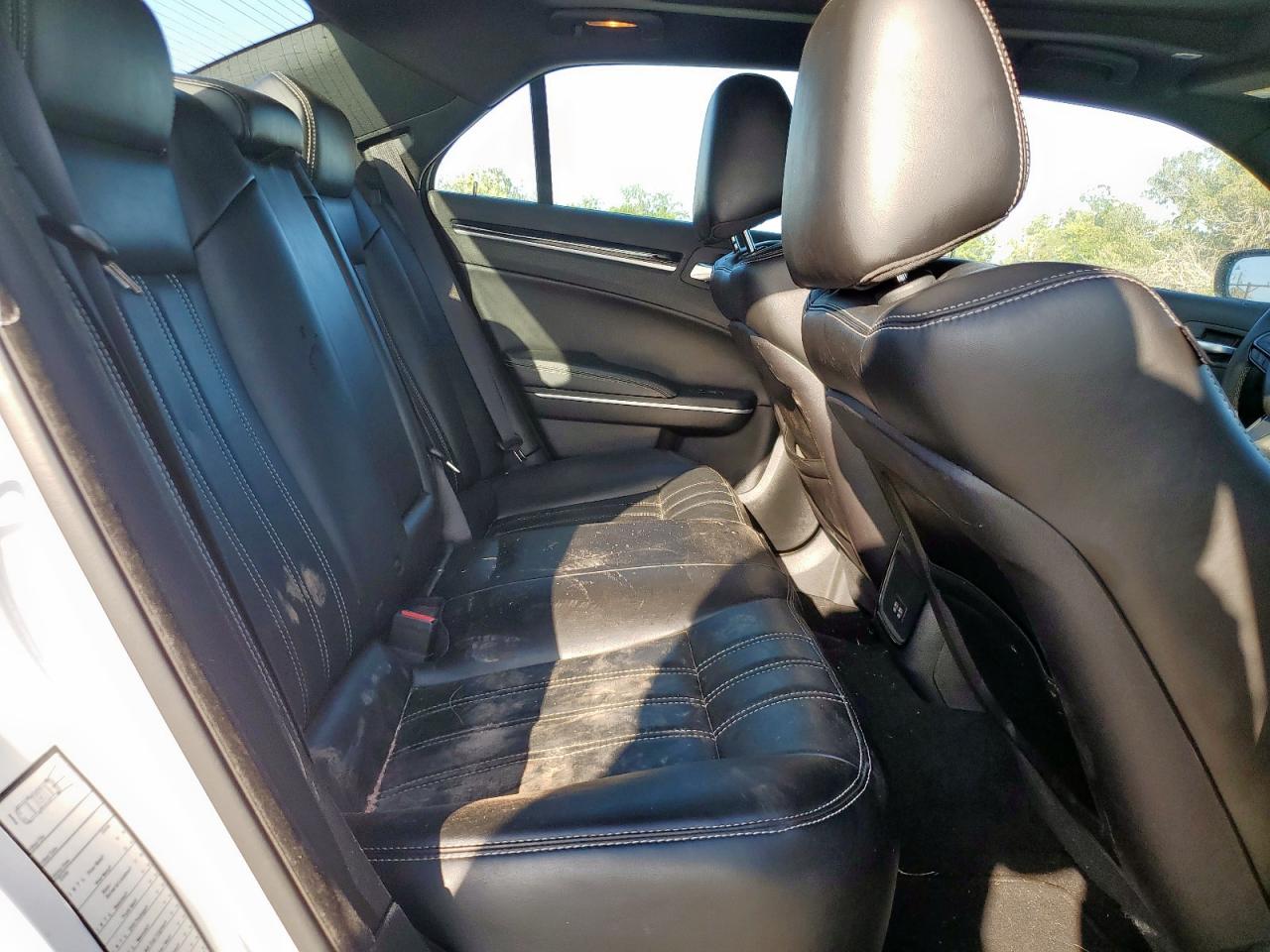 2022 Chrysler 300 S White vin: 2C3CCABG5NH225820