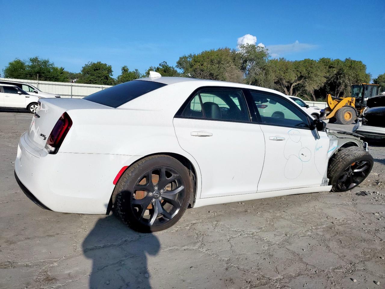 2022 Chrysler 300 S White vin: 2C3CCABG5NH225820