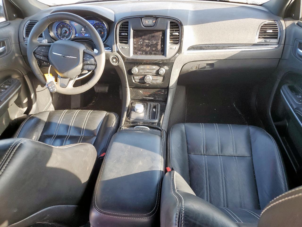 2022 Chrysler 300 S White vin: 2C3CCABG5NH225820