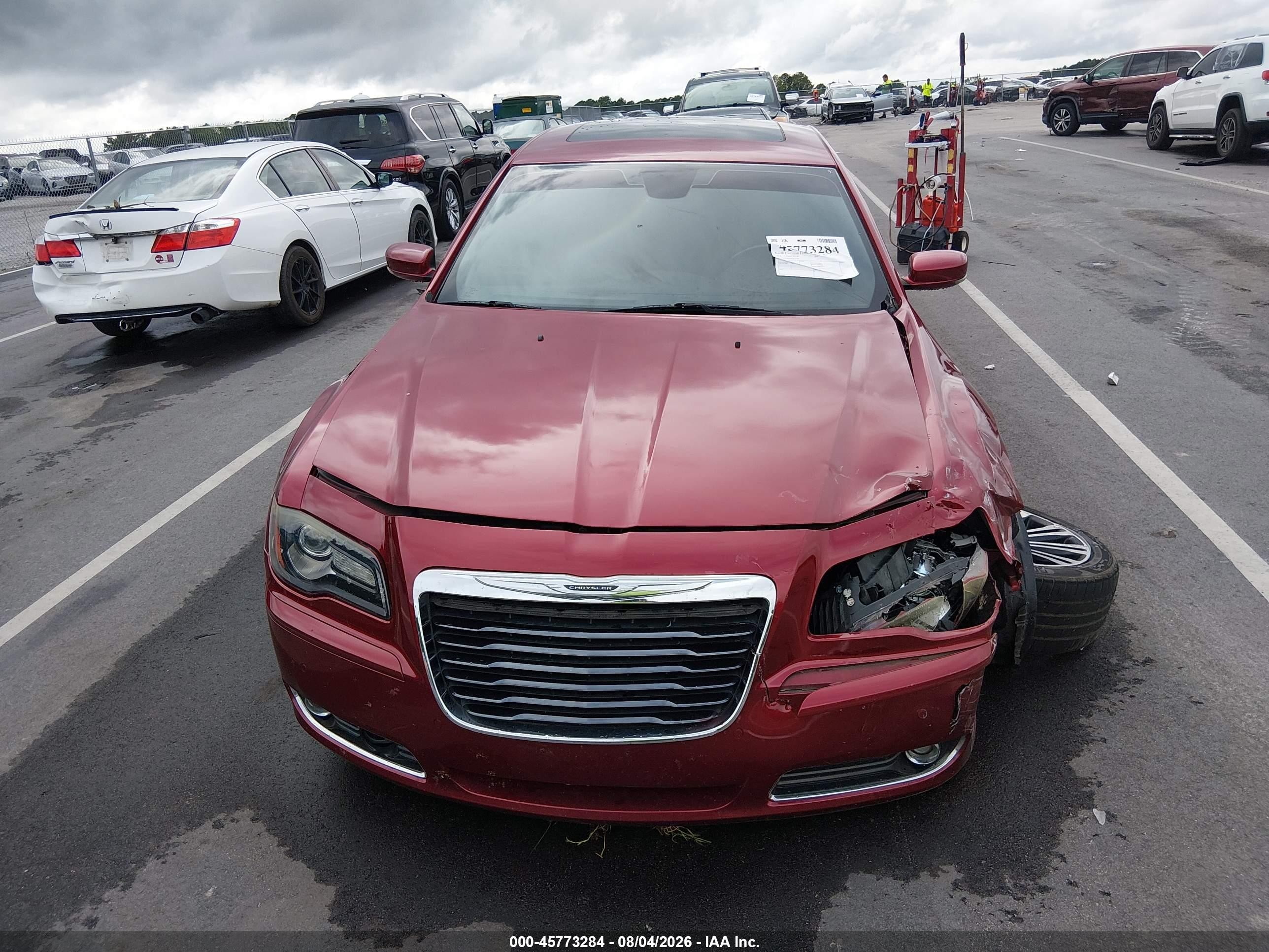 2012 Chrysler 300 S V6 Red vin: 2C3CCABG6CH213706