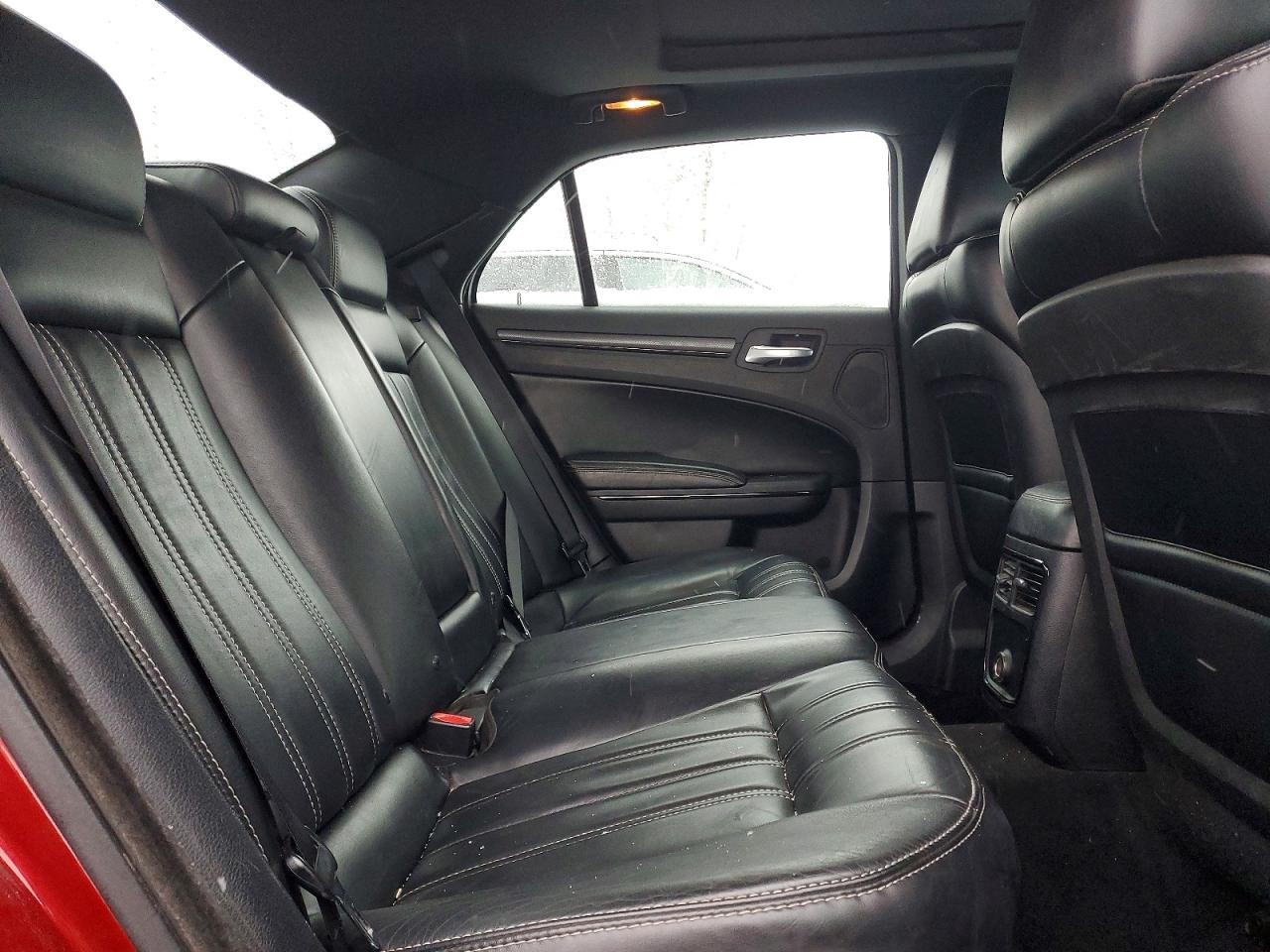 2013 Chrysler 300 Красный vin: 2C3CCABG6DH669089