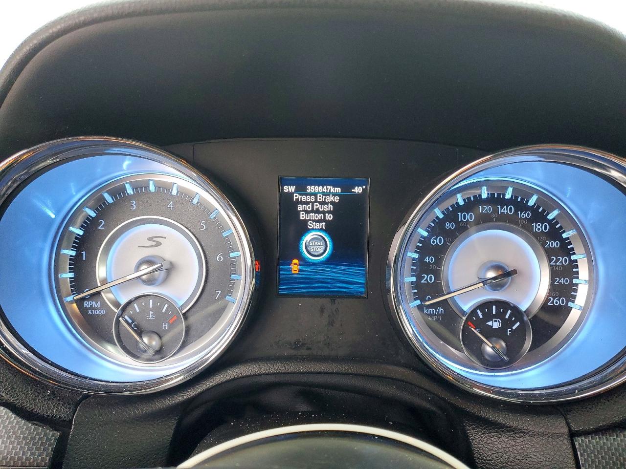 2013 Chrysler 300 Красный vin: 2C3CCABG6DH669089