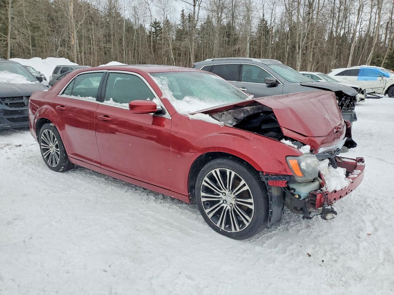 2013 Chrysler 300 Красный vin: 2C3CCABG6DH669089