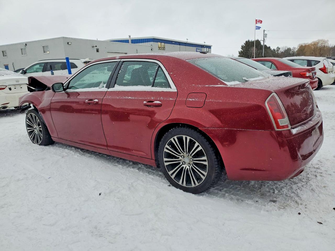 2013 Chrysler 300 Красный vin: 2C3CCABG6DH669089