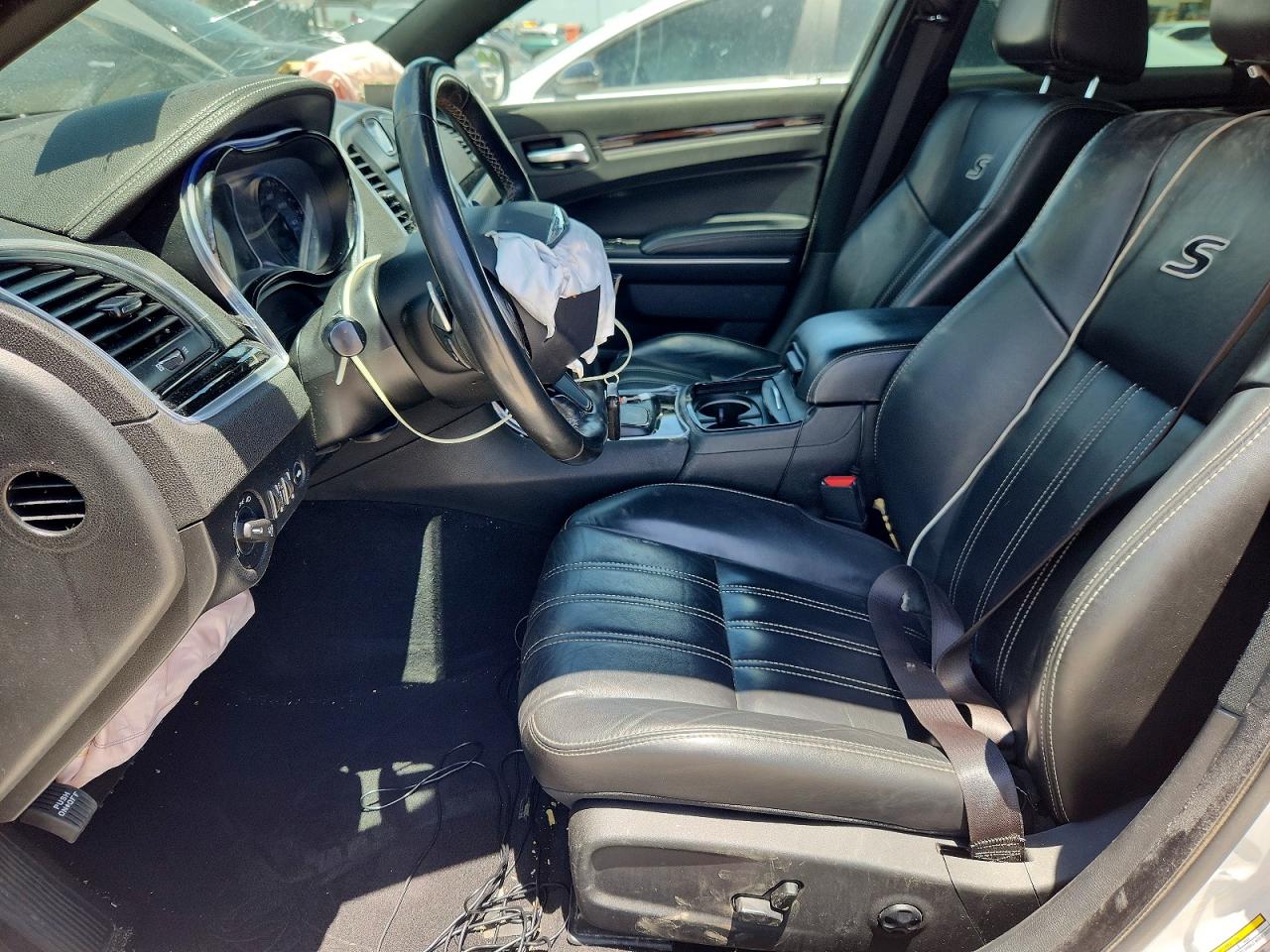 2019 Chrysler 300 S White vin: 2C3CCABG6KH708082