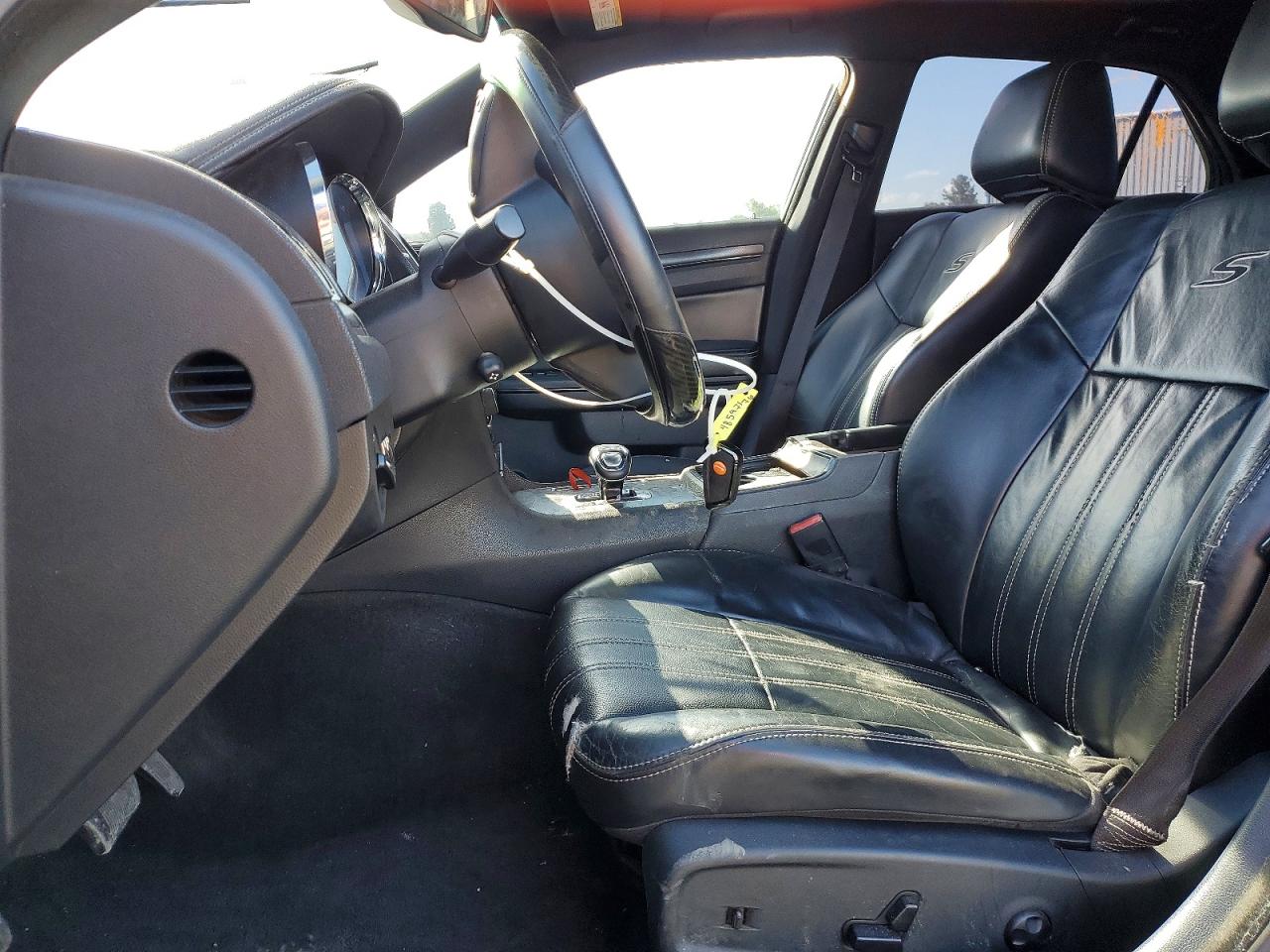 2012 Chrysler 300 S White vin: 2C3CCABG7CH186130