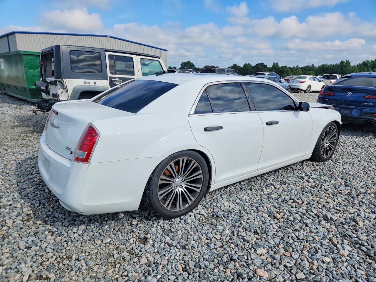 2013 Chrysler 300 S Белый vin: 2C3CCABG7DH528841
