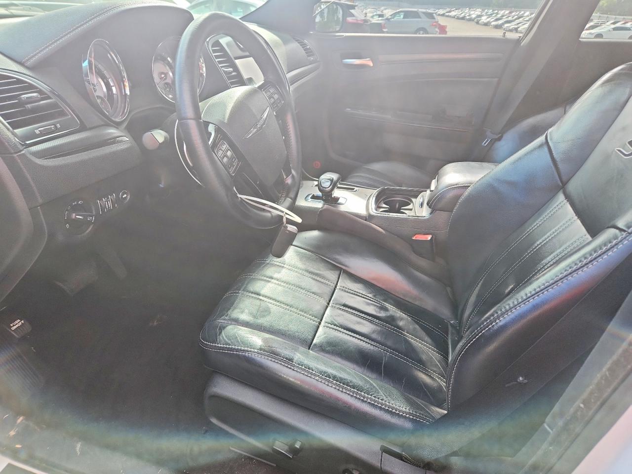2013 Chrysler 300 S Белый vin: 2C3CCABG7DH528841