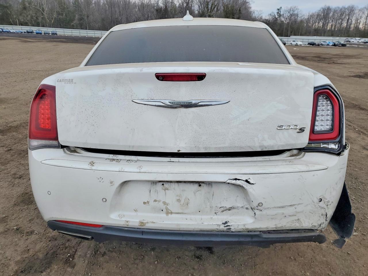 2015 Chrysler 300 S White vin: 2C3CCABG7FH786862