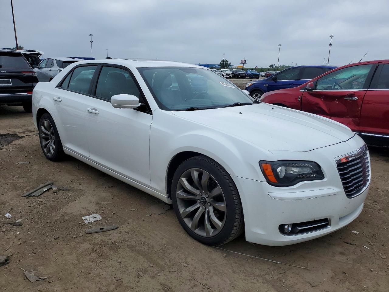 2014 Chrysler 300 S White vin: 2C3CCABG8EH355512