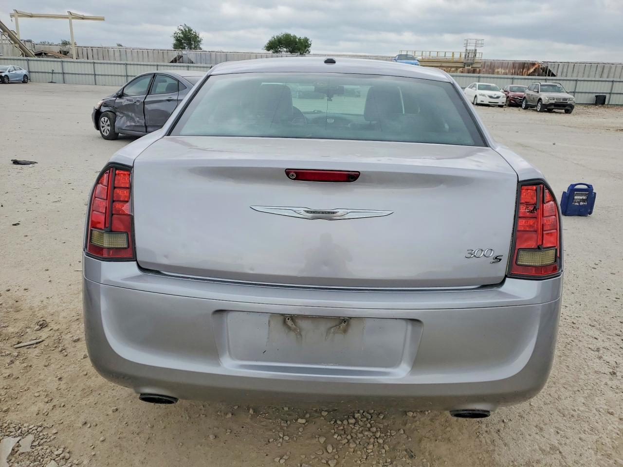 2014 Chrysler 300 S Silver vin: 2C3CCABG8EH361181