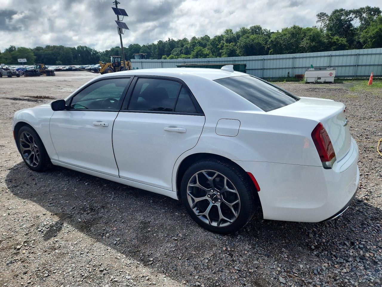 2015 Chrysler 300 S White vin: 2C3CCABG8FH772873