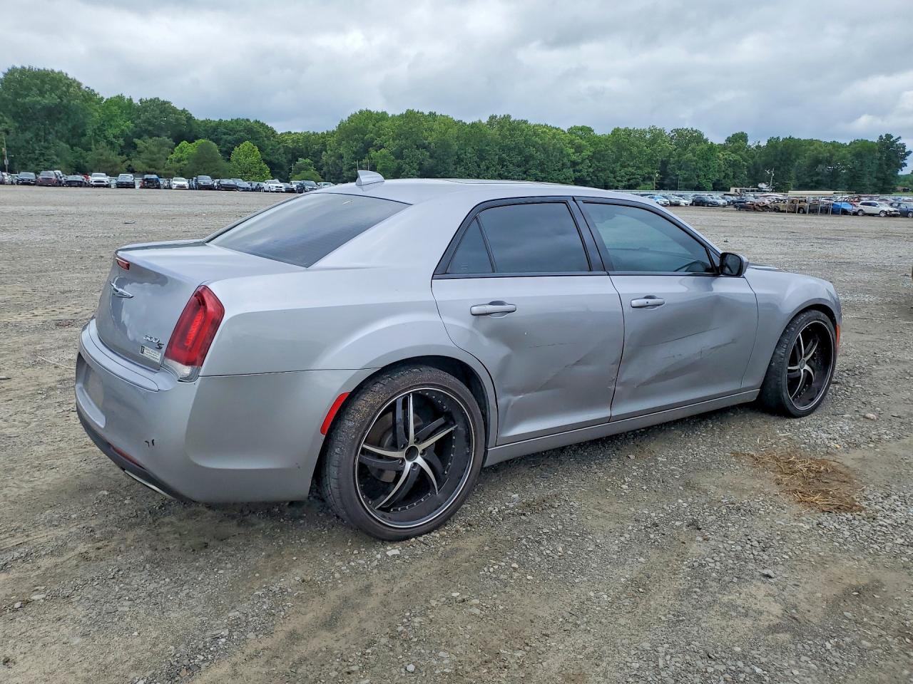 2015 Chrysler 300 S Silver vin: 2C3CCABG8FH872634