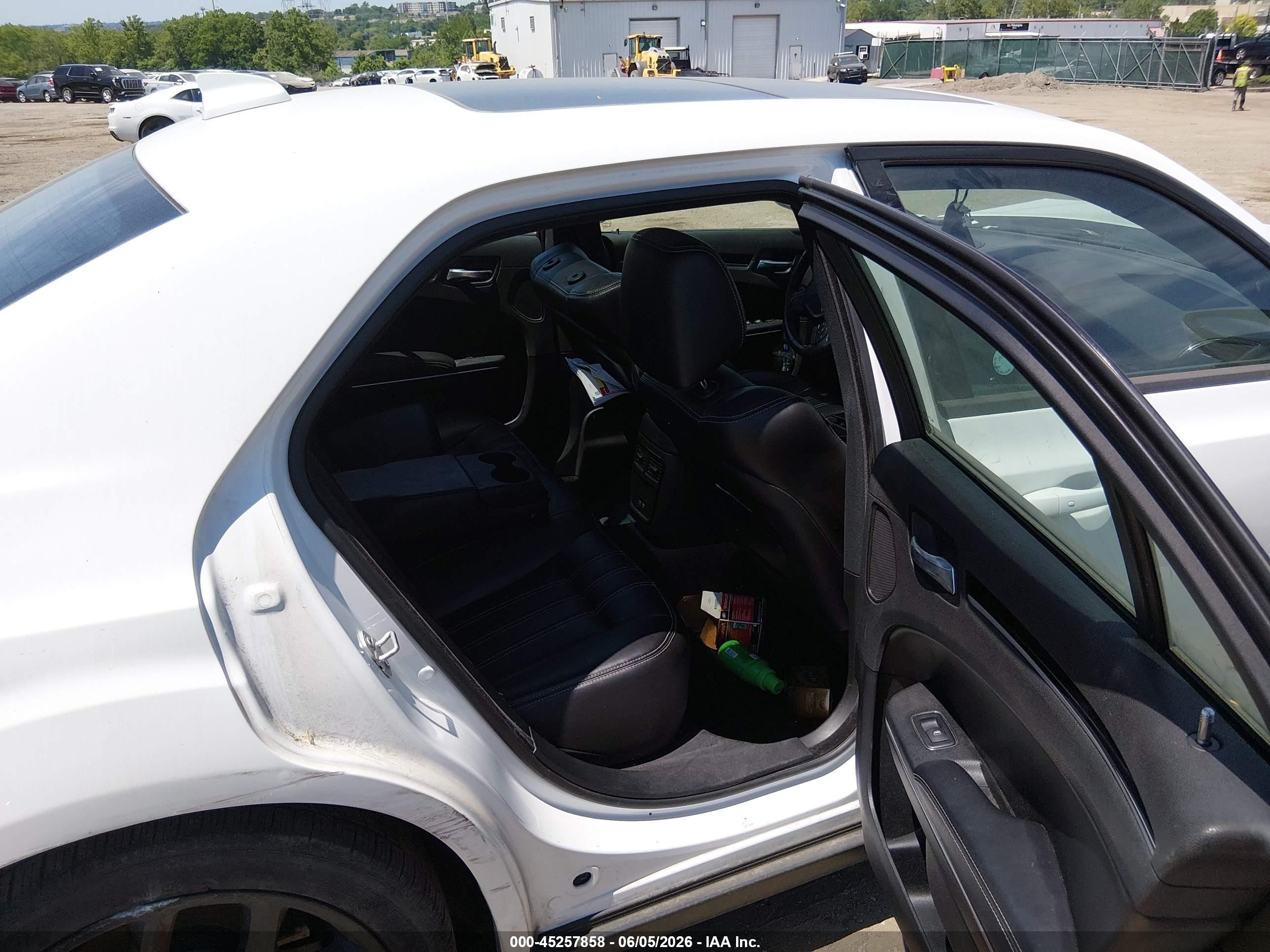2022 Chrysler 300 S White vin: 2C3CCABG8NH127204