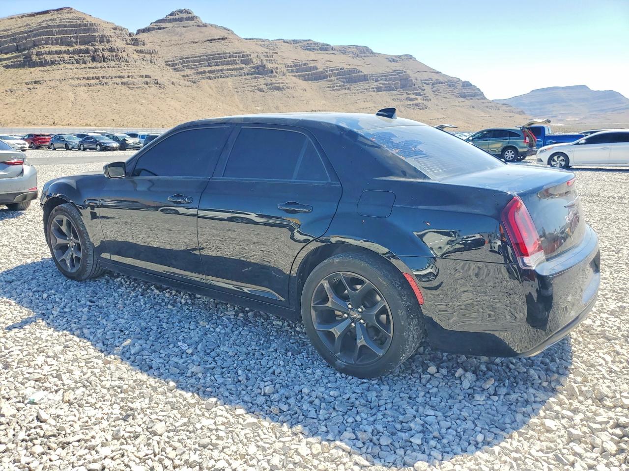 2022 Chrysler 300 S Black vin: 2C3CCABG8NH236553