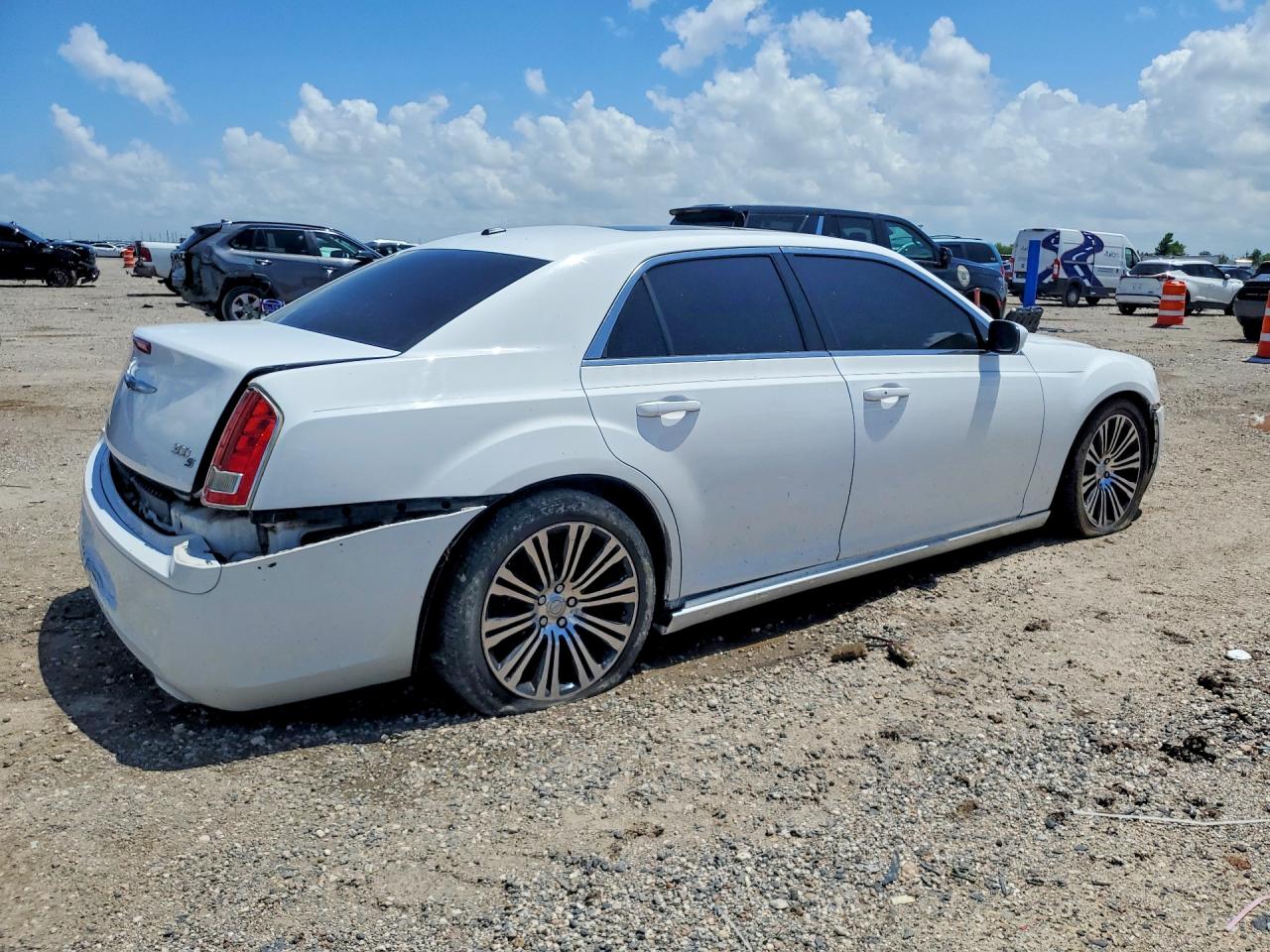 2013 Chrysler 300 S White vin: 2C3CCABG9DH732685