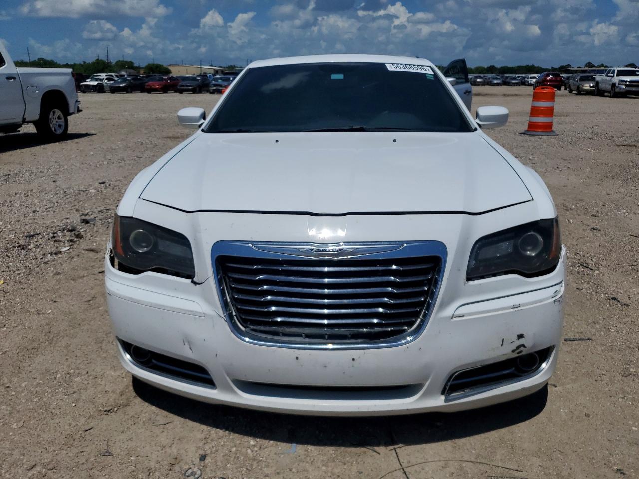 2013 Chrysler 300 S White vin: 2C3CCABG9DH732685