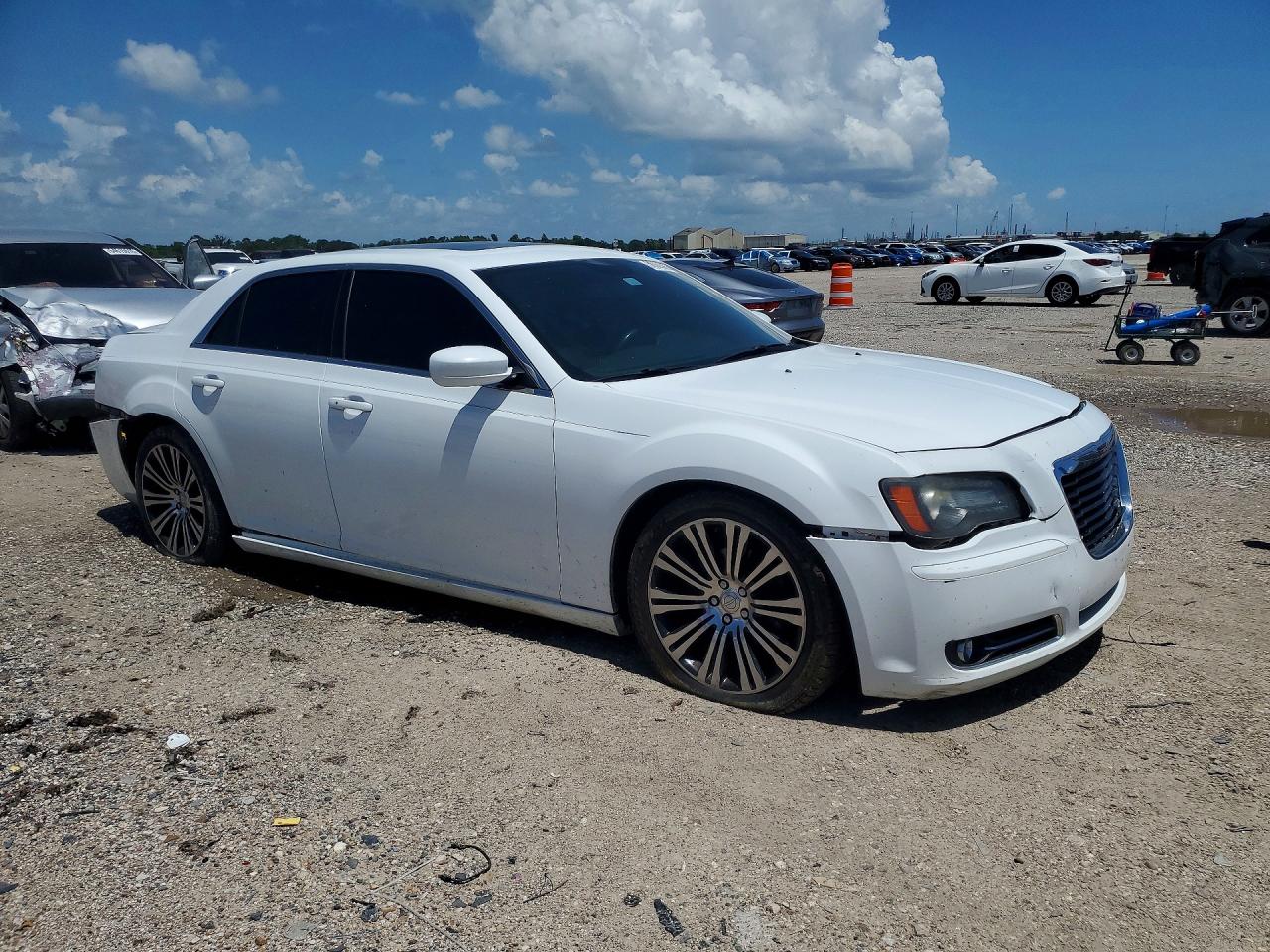 2013 Chrysler 300 S White vin: 2C3CCABG9DH732685