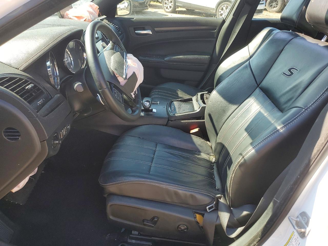 2014 Chrysler 300 S White vin: 2C3CCABG9EH303807