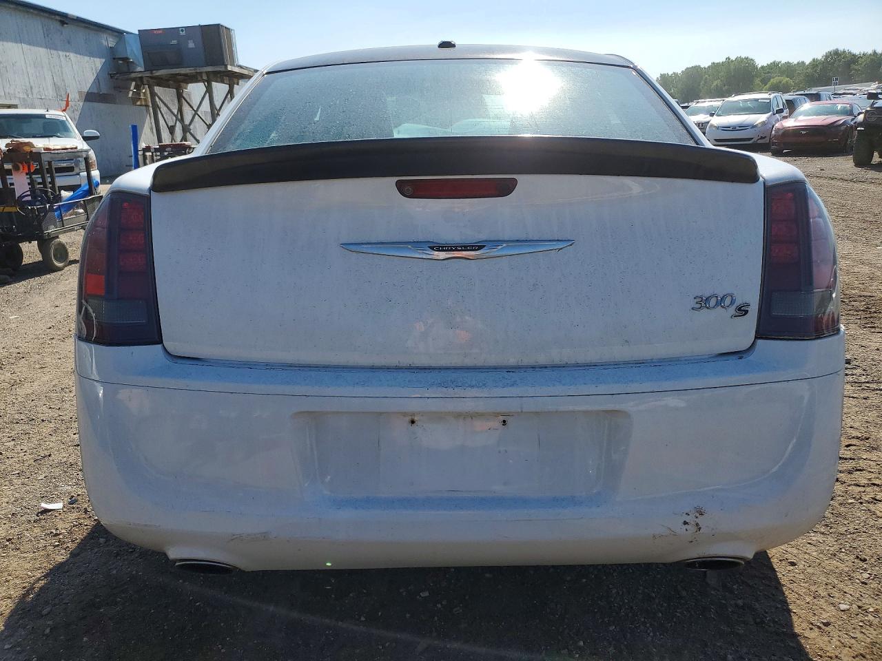 2014 Chrysler 300 S White vin: 2C3CCABG9EH303807