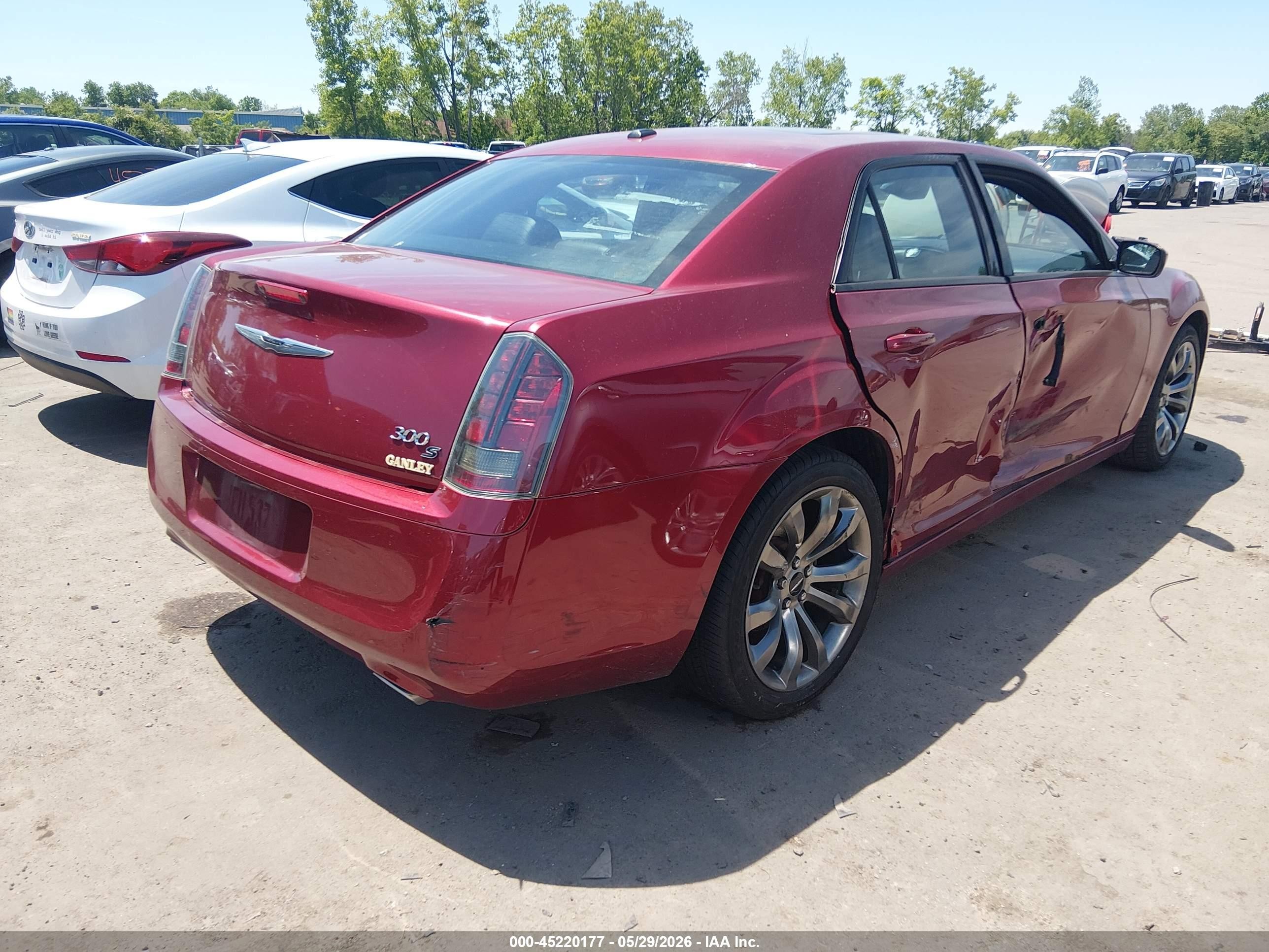 2014 Chrysler 300   Red vin: 2C3CCABGXEH222203