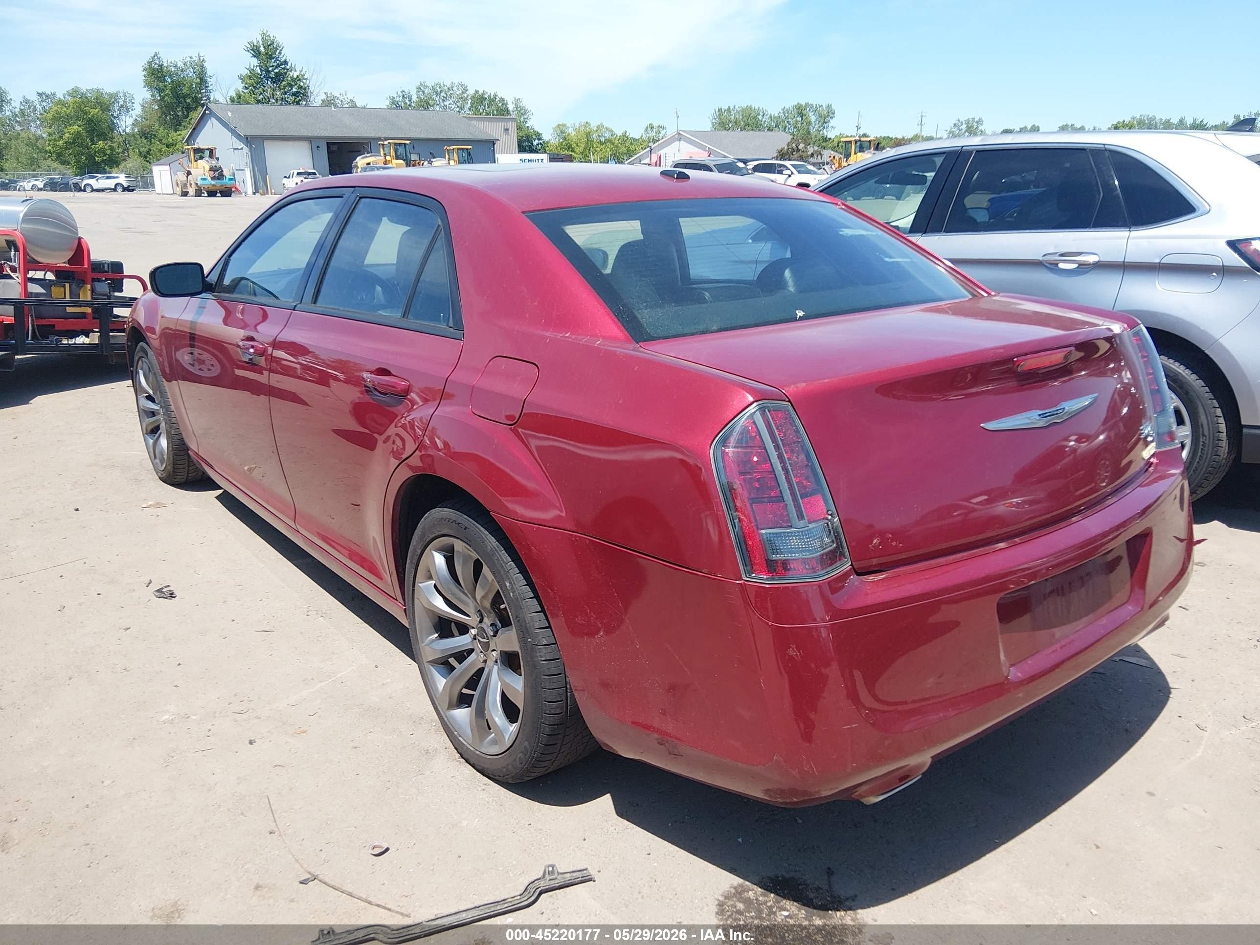 2014 Chrysler 300   Red vin: 2C3CCABGXEH222203