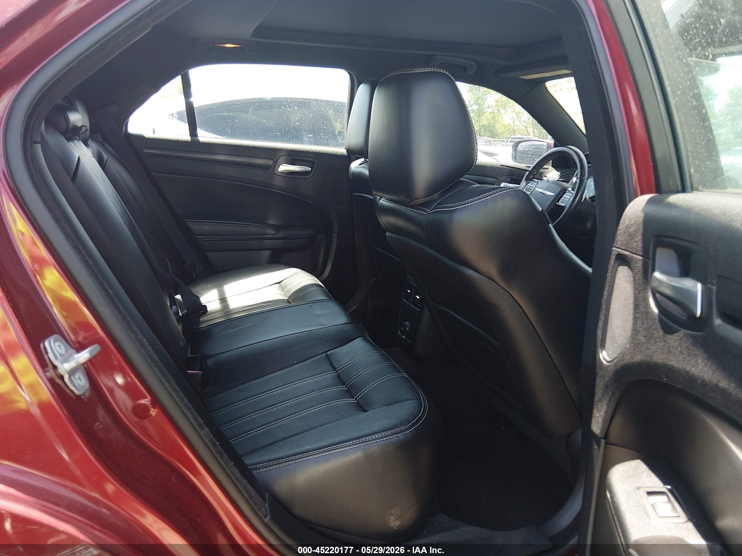 2014 Chrysler 300   Red vin: 2C3CCABGXEH222203