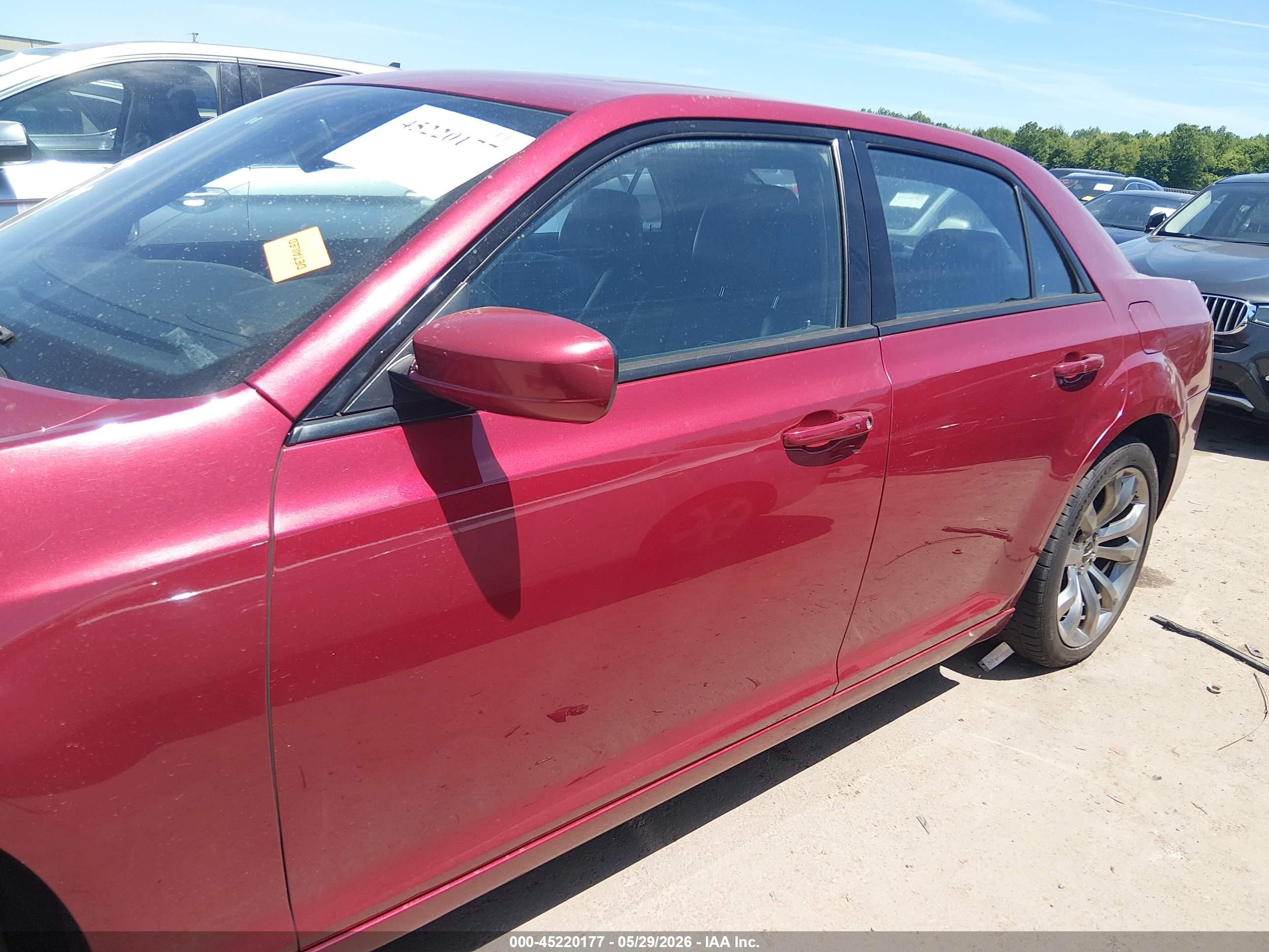 2014 Chrysler 300   Red vin: 2C3CCABGXEH222203