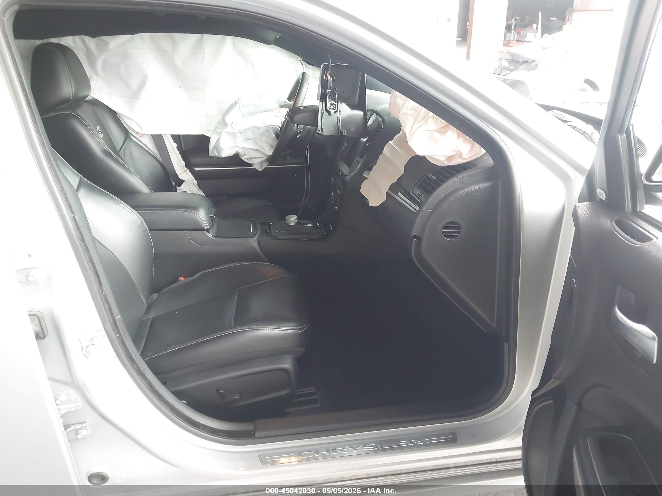 2022 Chrysler 300 S Silver vin: 2C3CCABGXNH205272