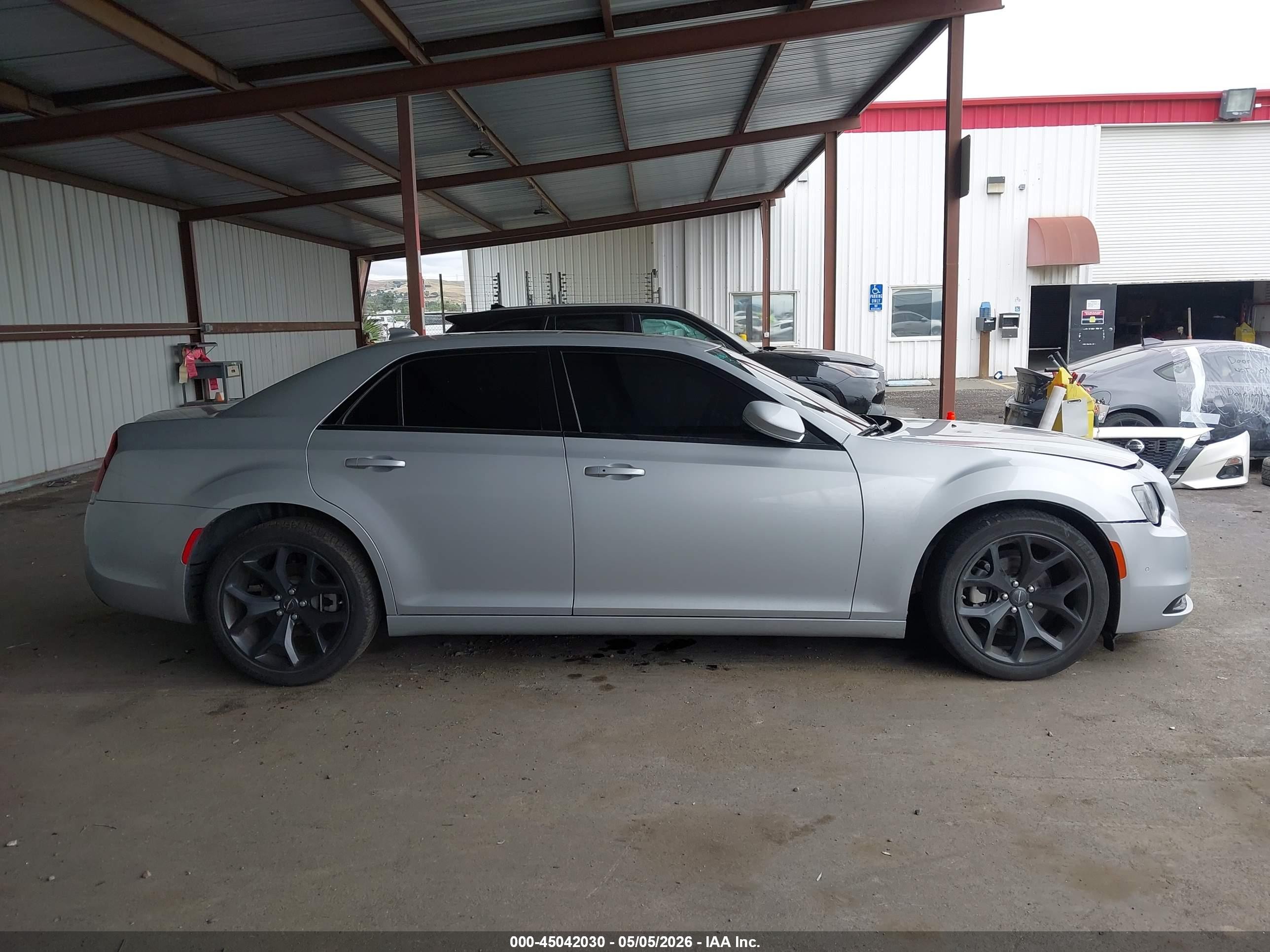 2022 Chrysler 300 S Silver vin: 2C3CCABGXNH205272