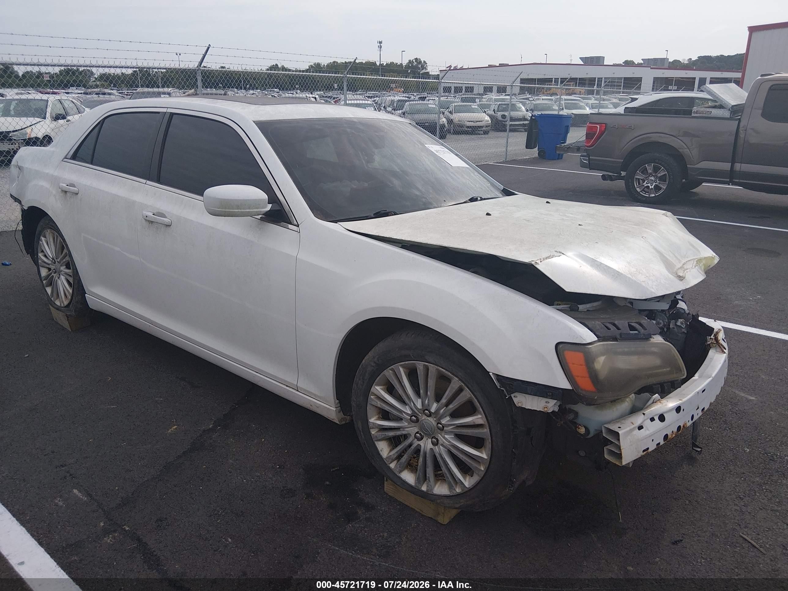2013 Chrysler 300 C Hemi White vin: 2C3CCABT2DH659480