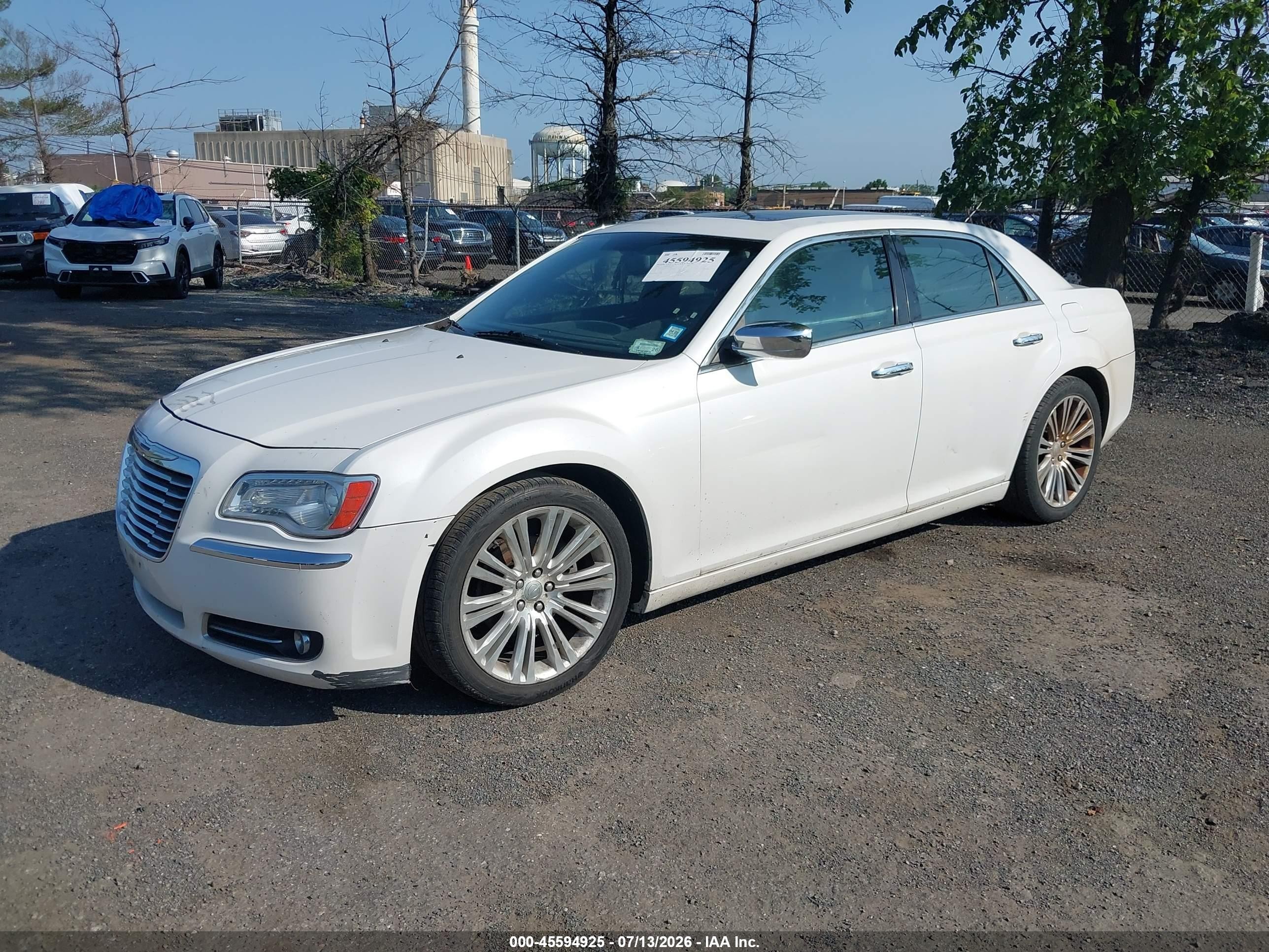2012 Chrysler 300 Limited Белый vin: 2C3CCACG0CH176067